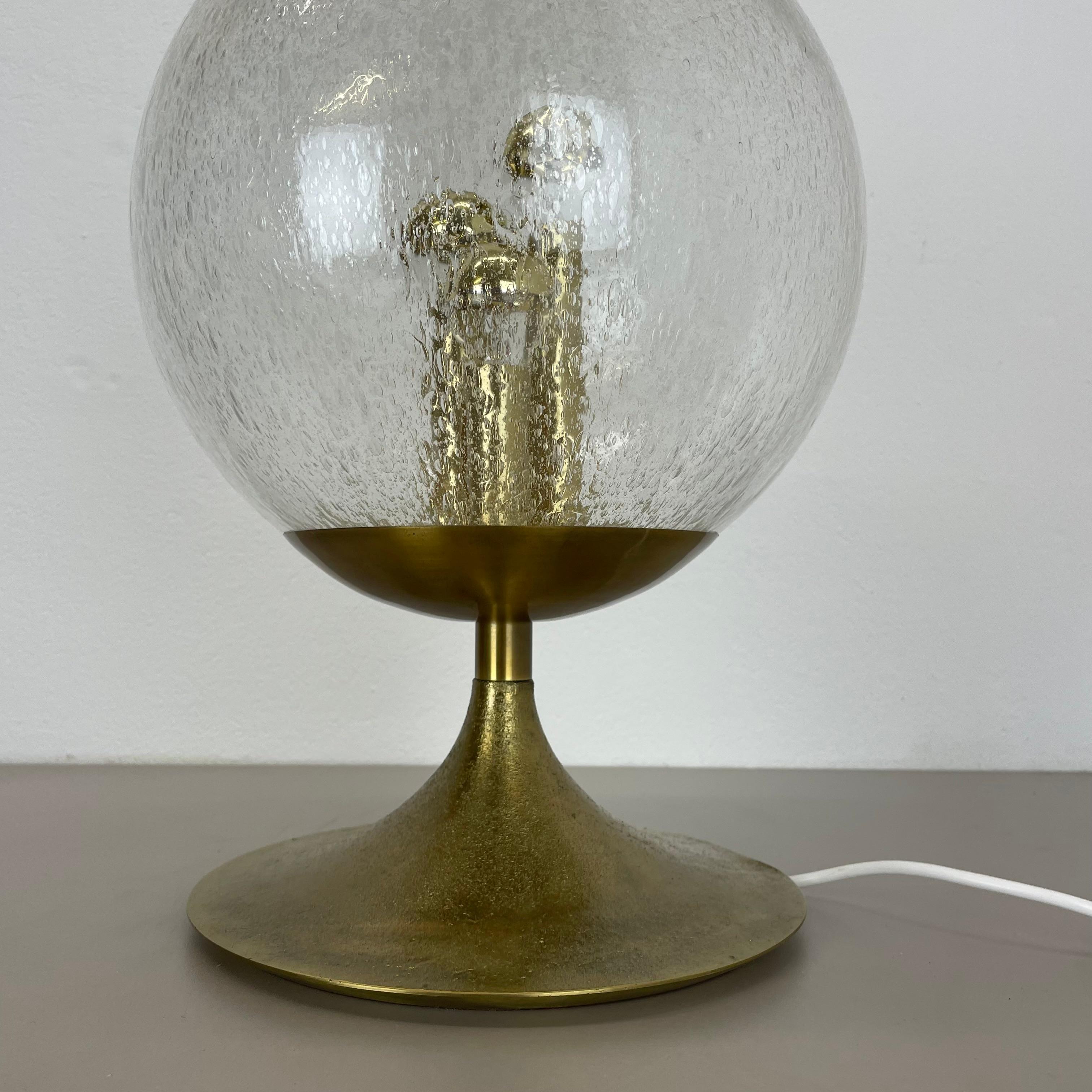 enorme Lámpara de mesa BOLA de latón estilo Hollywood Regency de 44 cm, Italia Años 70 Moderno de mediados de siglo en venta
