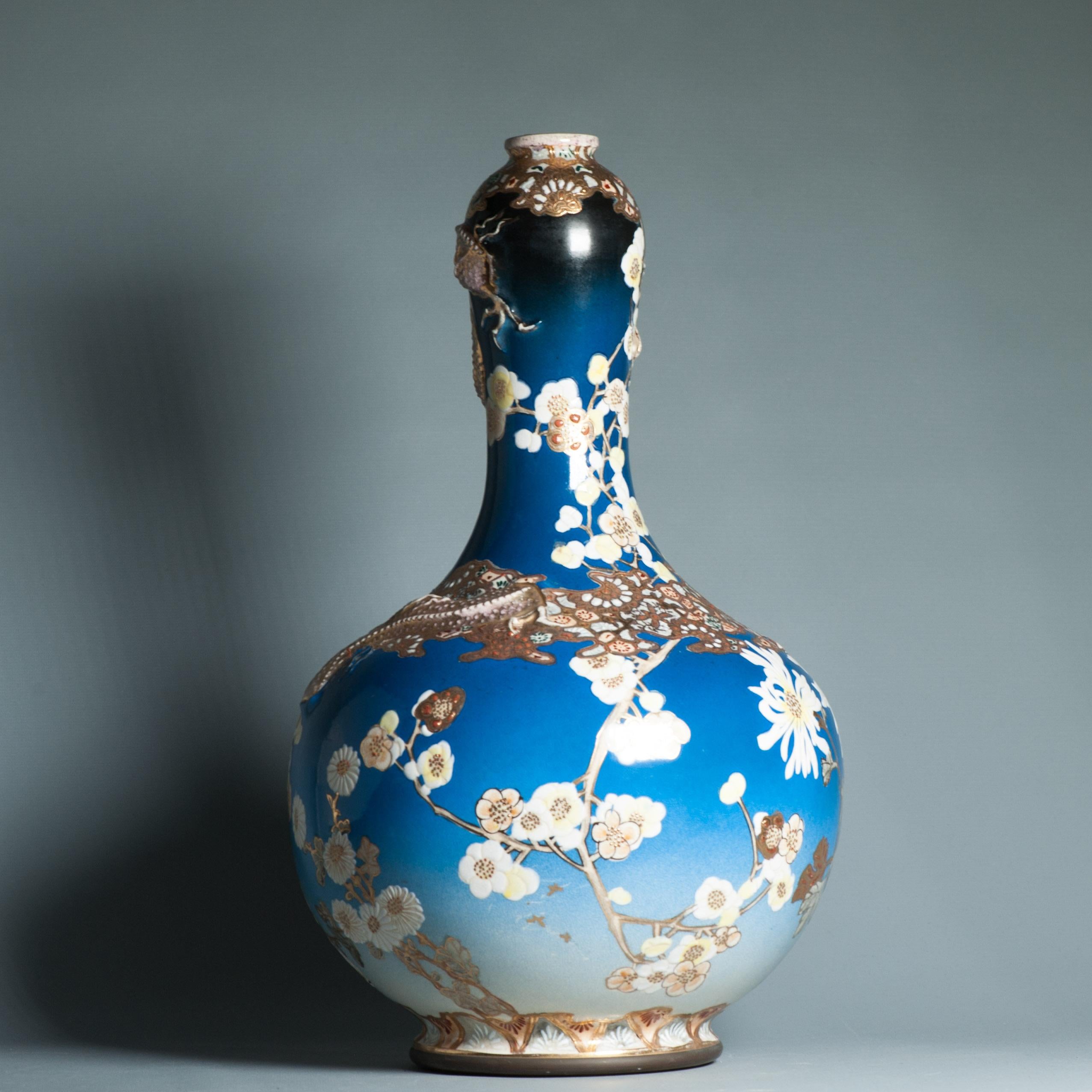 Énorme vase japonais Satsuma de 46CM de style ancien Taizan Yohei d'époque Meiji Bon état - En vente à Amsterdam, Noord Holland