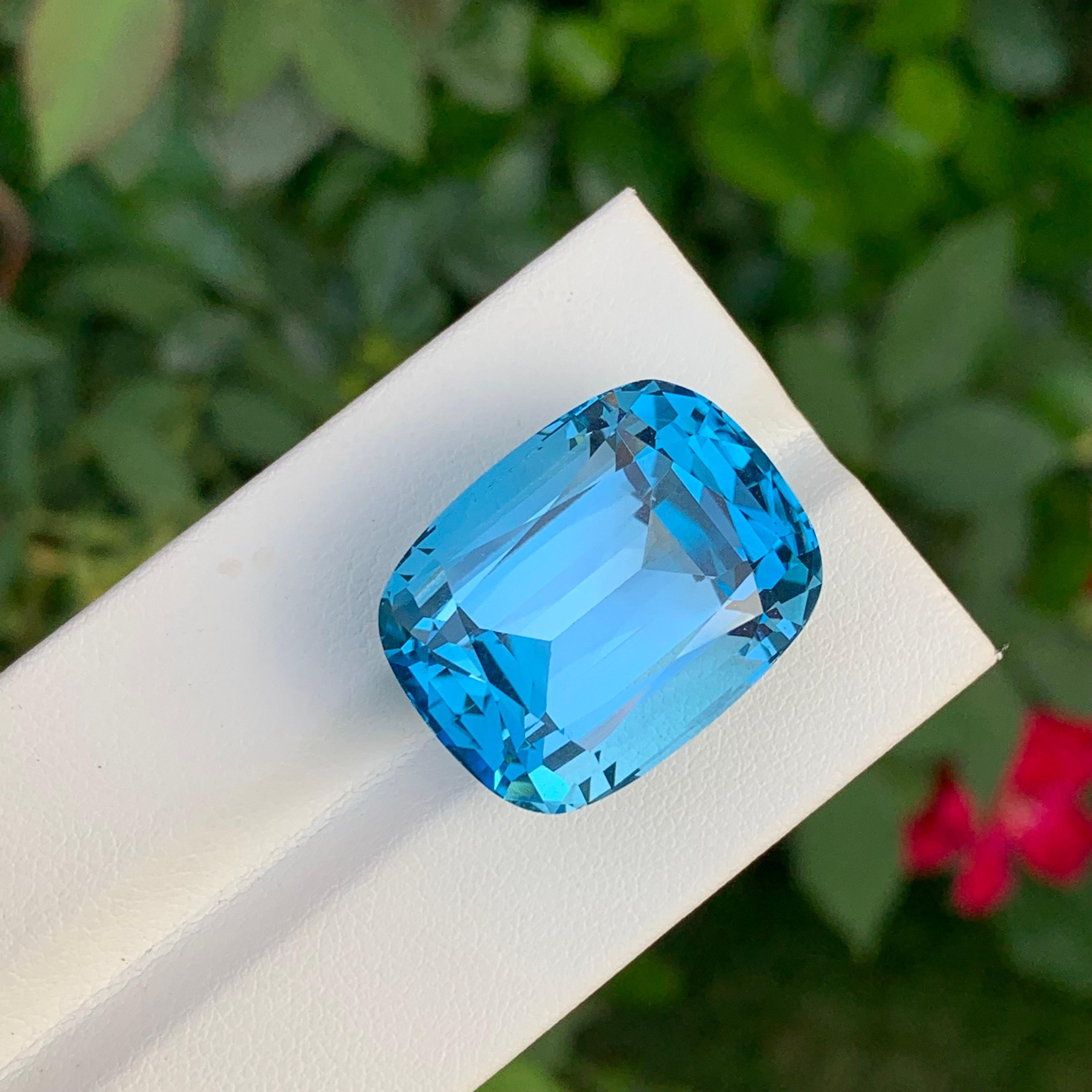 Huge 50 Carat Faceted Swiss Blue Topaz Cushion Shape Gemstone For Necklace In New Condition For Sale In Peshawar, PK