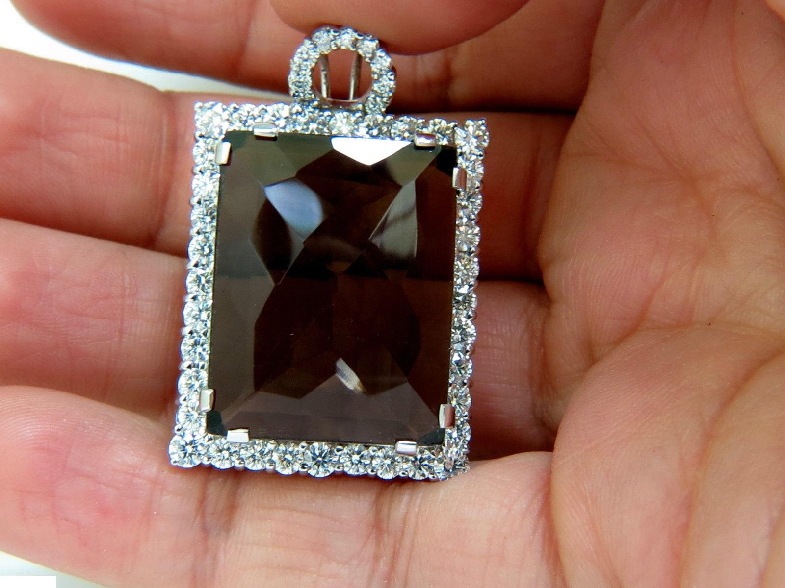 Taglio rotondo Enorme collana di diamanti con topazio marrone naturale da 52,34 carati e Omega 14KT A+ in vendita
