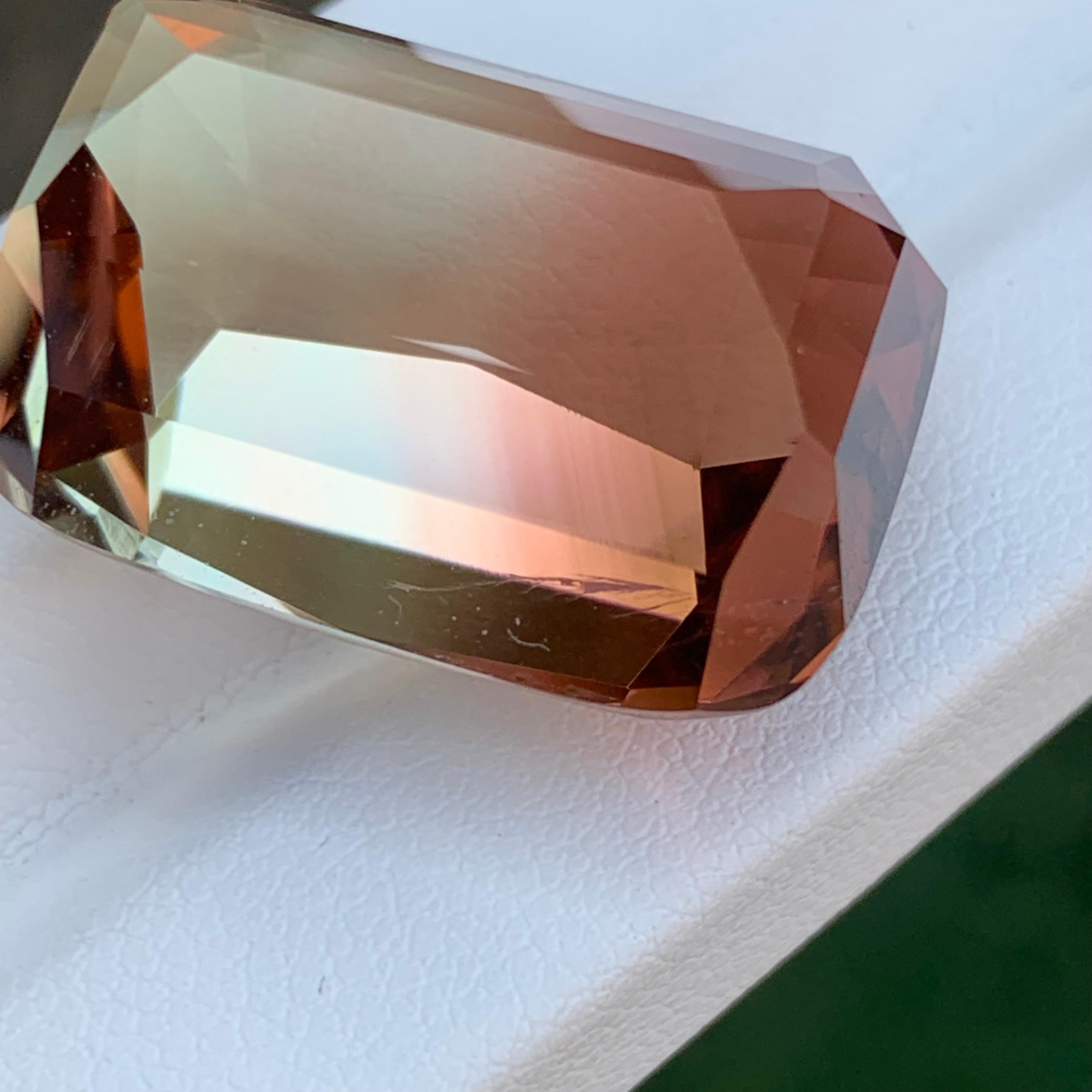 Grande tourmaline naturelle non sertie de 52,70 carats d'Afrique Neuf - En vente à Peshawar, PK