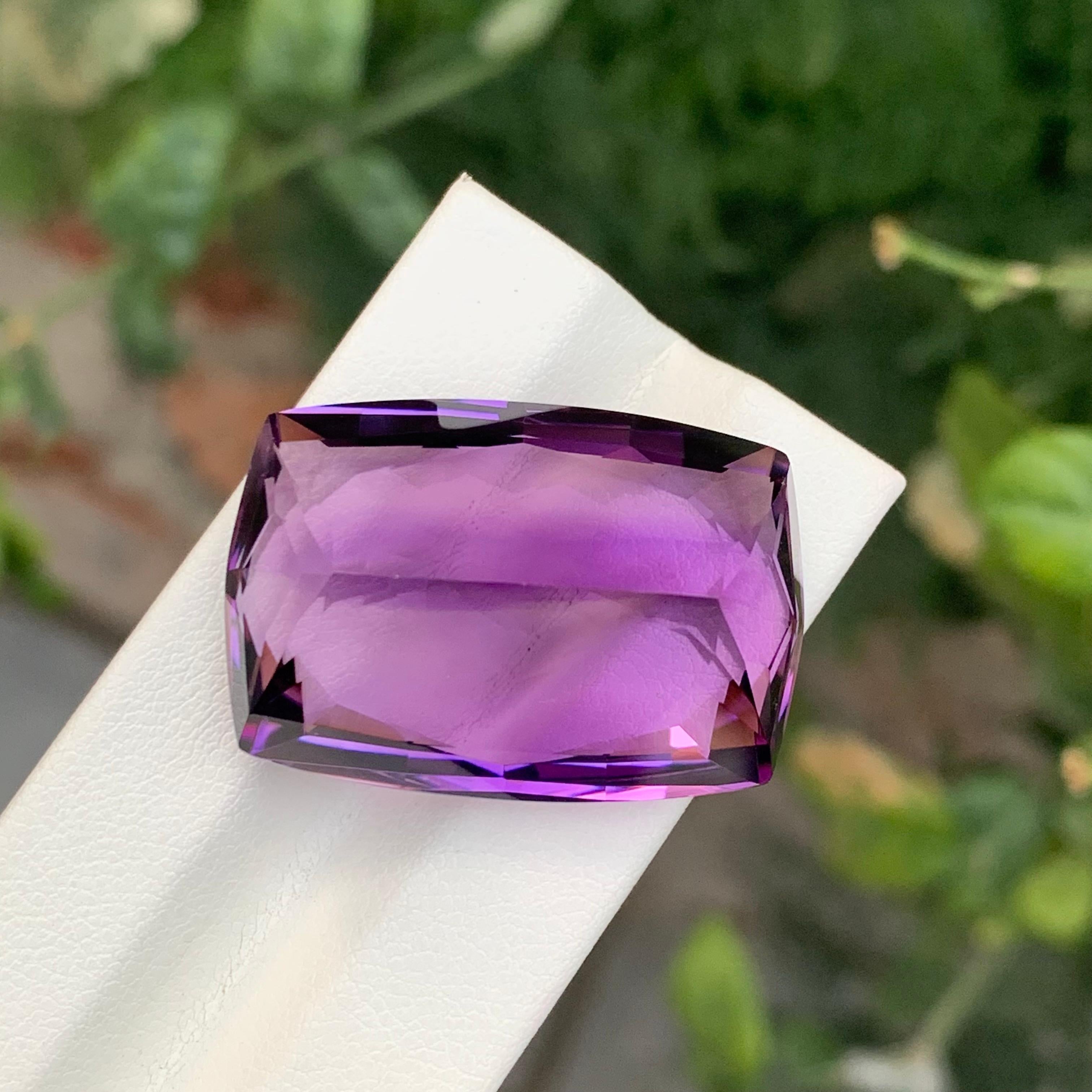 da uomo o donna Enorme gemma a forma di Can di ametista viola lavanda sfusa da 61,55 carati Nature in vendita