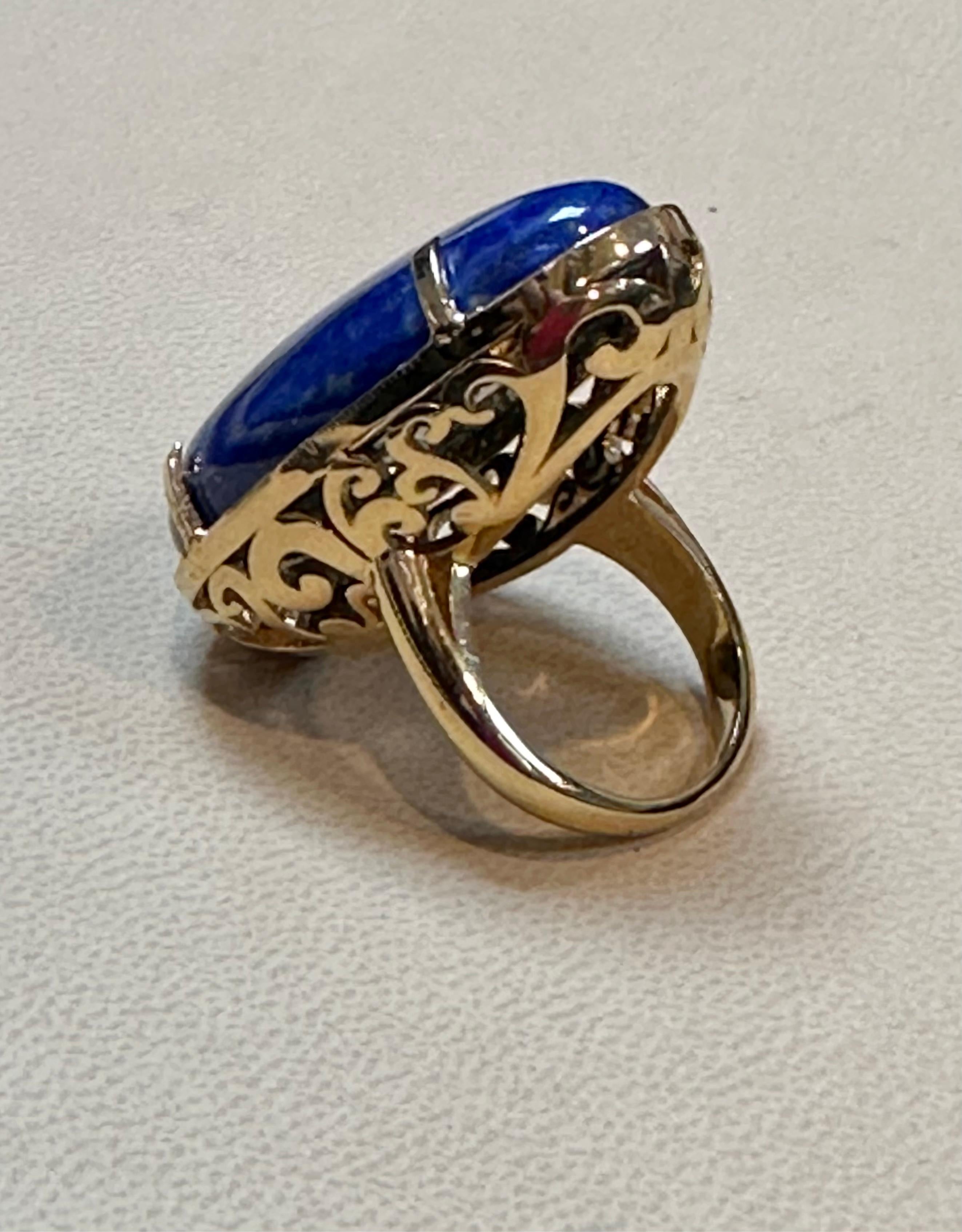 Huge 63 Ct Natural Cabochon Lapis Lazuli Ring in 14 Kt Yellow Gold, Estate In Excellent Condition For Sale In New York, NY
