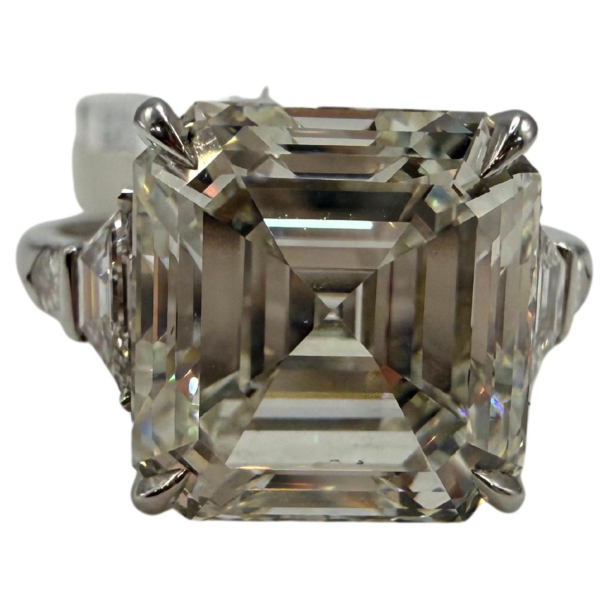 Enorme anello di diamanti taglio Asscher da 7,37 carati certificato GIA in platino per il fidanzamento
