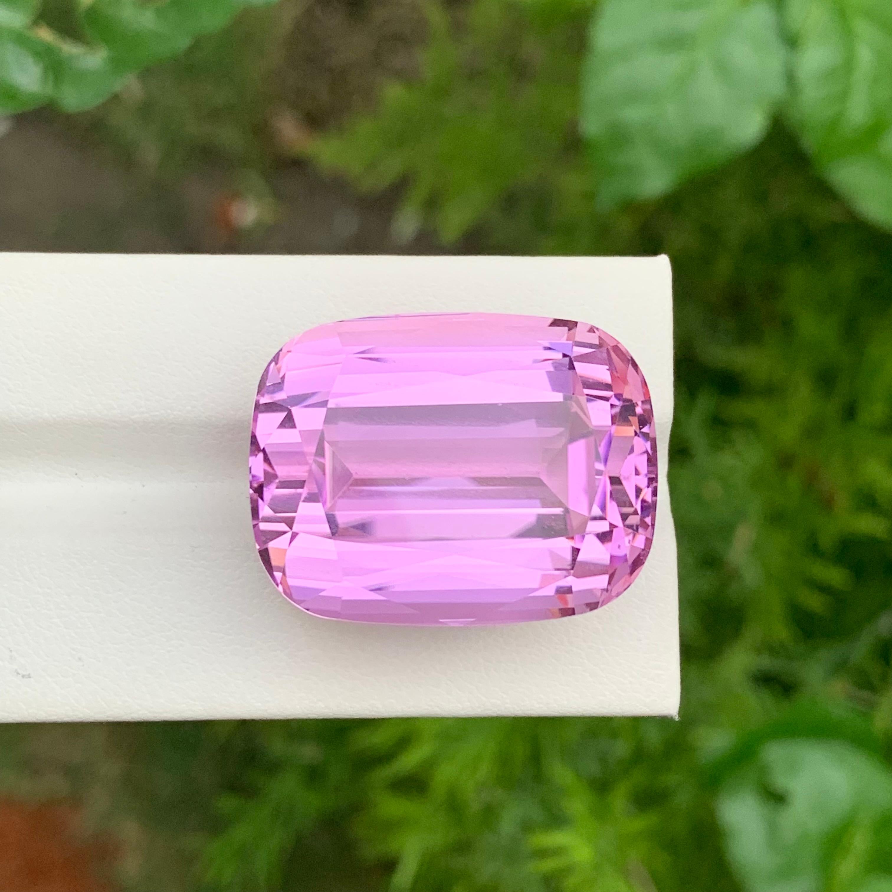 Enorme gemma a forma di cuscino di Kunzite rosa pulita da 90,35 carati proveniente dall'Afghanistan in vendita 4