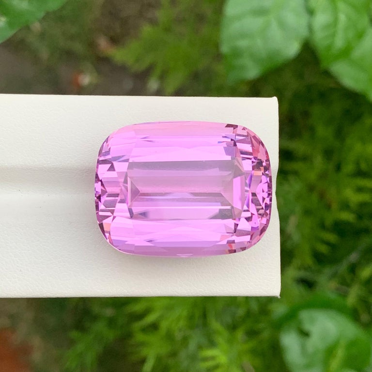 Kunzite Rose D'Afghanistan - 6,35 Ct - Coupe Rectangle, Clarté VS - Belle Pierre