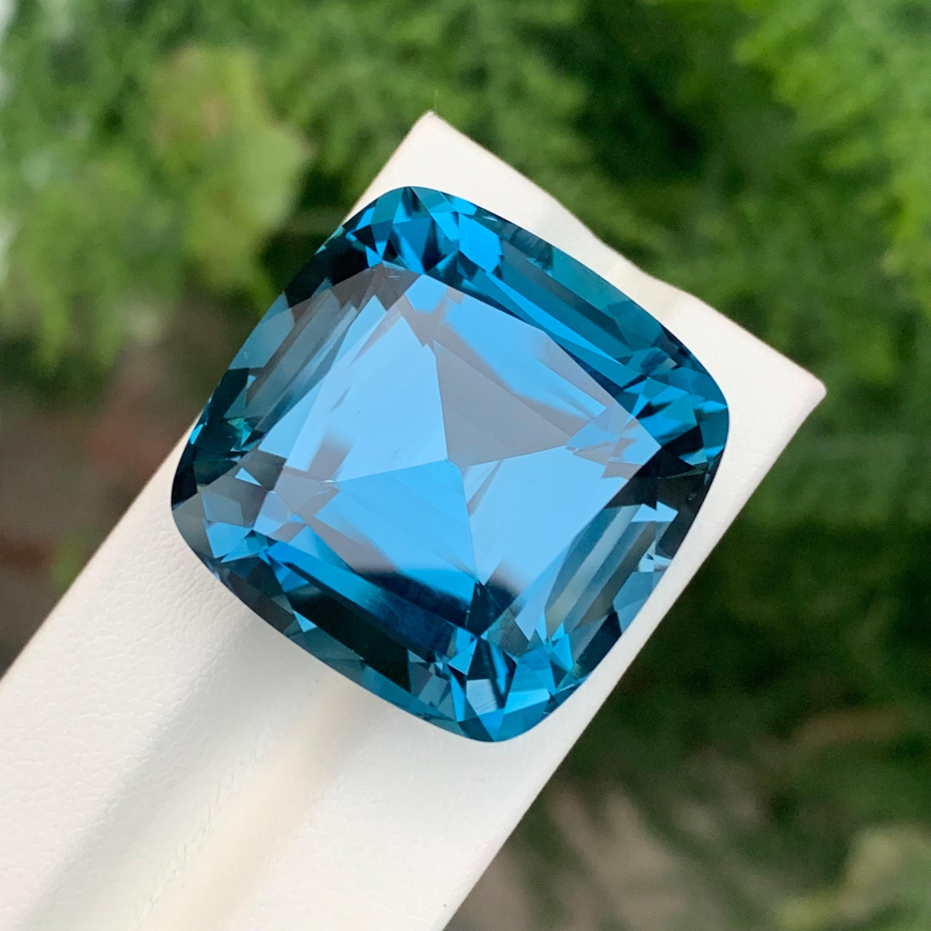 Topaze bleue de Londres en vrac

Poids : 94,10 carats
Dimension : 26 x 26 x 17 Mm
Origine : Brésil
Forme : Coussin 
Couleur : Bleu foncé
Certificat : Sur demande du client

La topaze bleue de Londres est une variété envoûtante de topaze réputée pour