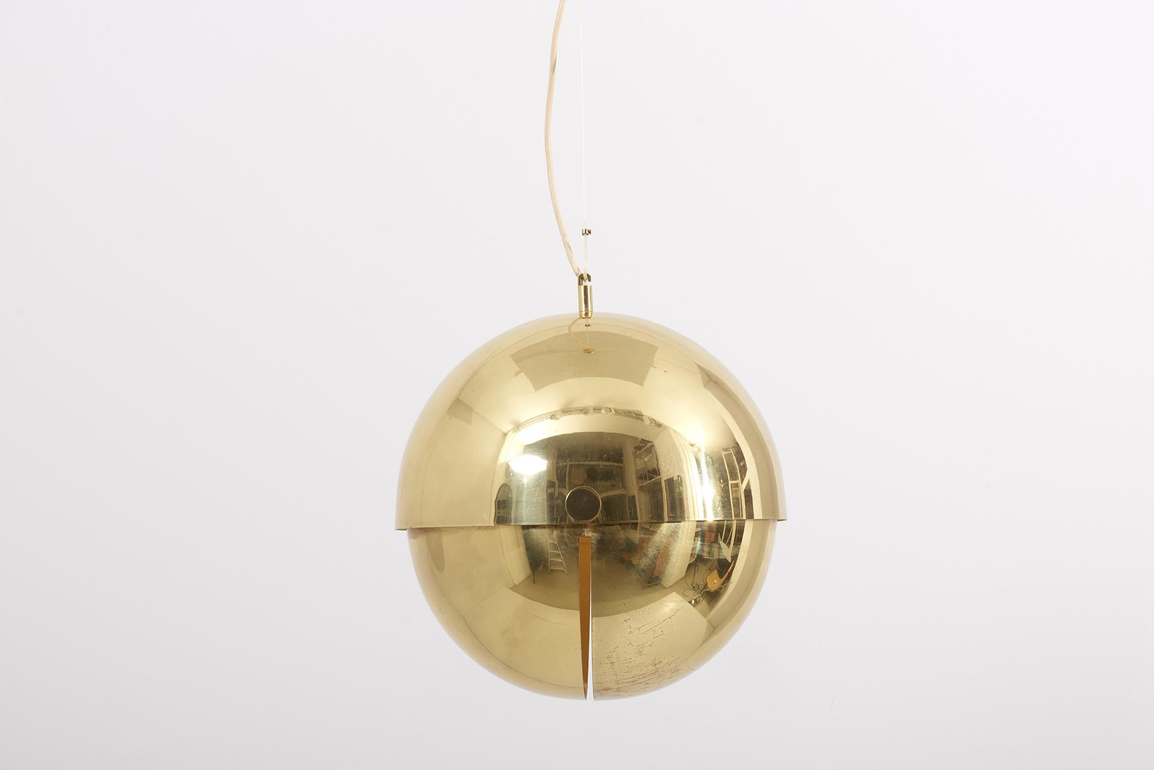 Huge Adjustable Brass Pendant Lamp Attributed to Münchner Werkstätten, Germany For Sale 5