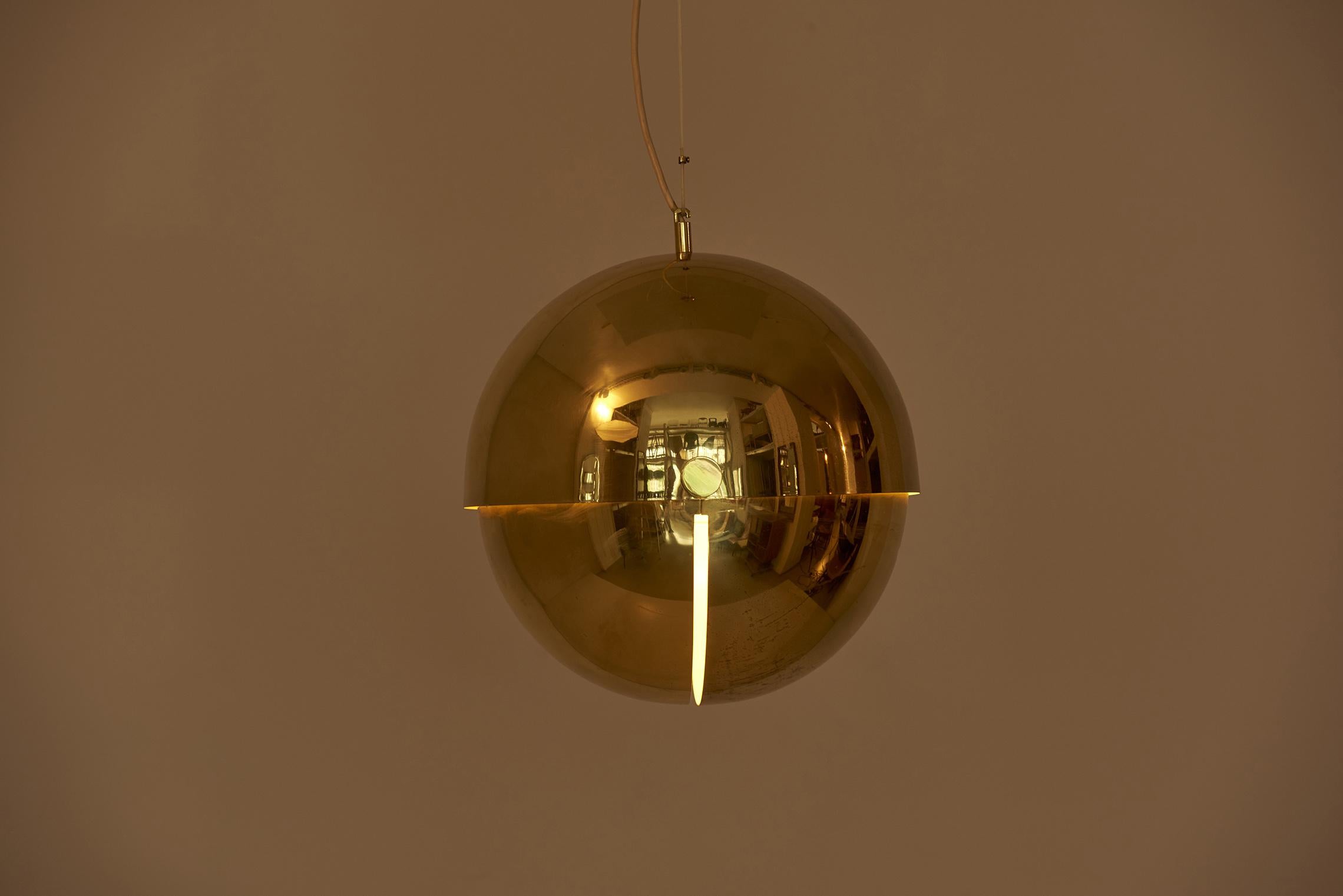 Huge Adjustable Brass Pendant Lamp Attributed to Münchner Werkstätten, Germany For Sale 6