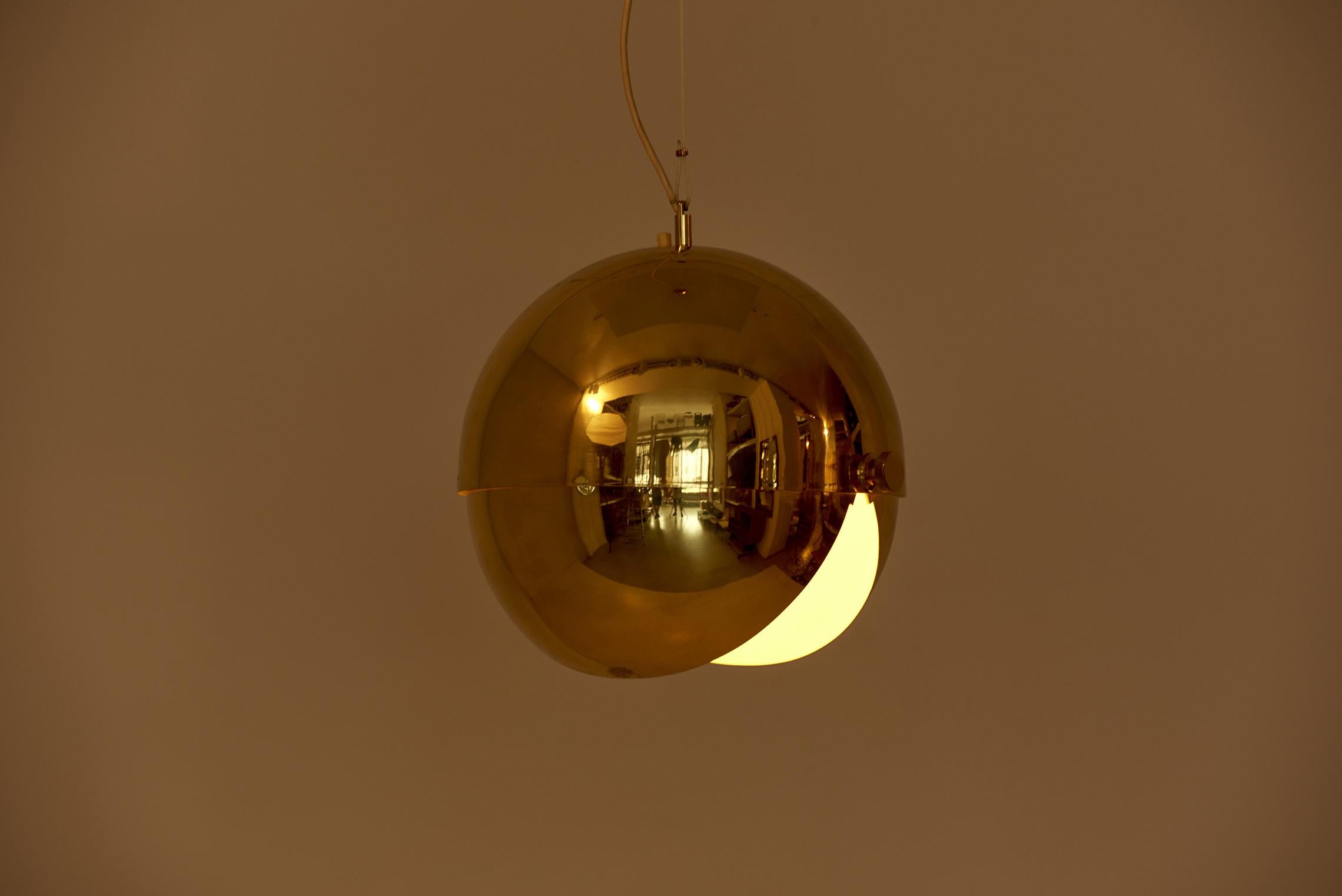 Huge Adjustable Brass Pendant Lamp Attributed to Münchner Werkstätten, Germany For Sale 9