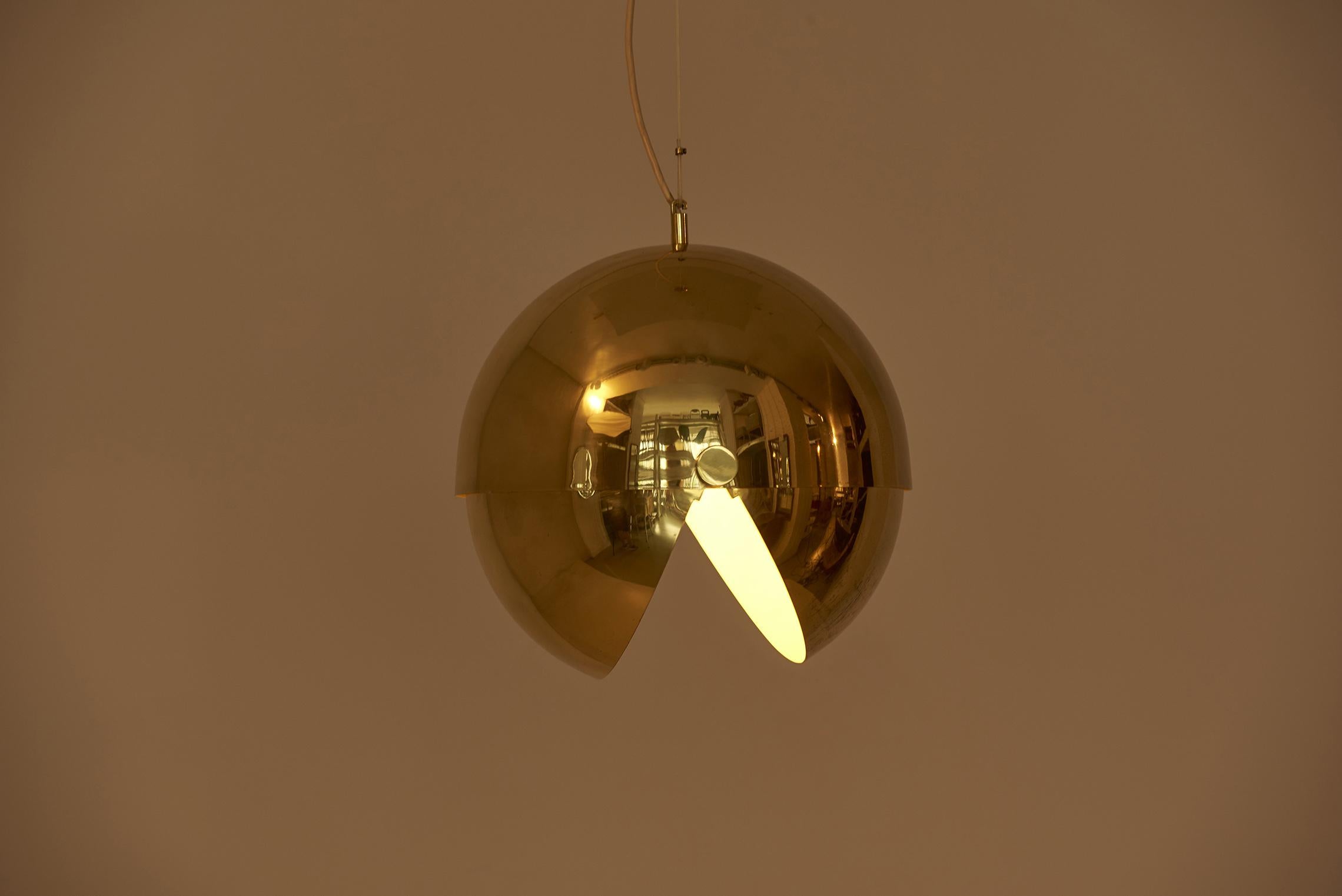 Huge Adjustable Brass Pendant Lamp Attributed to Münchner Werkstätten, Germany For Sale 10