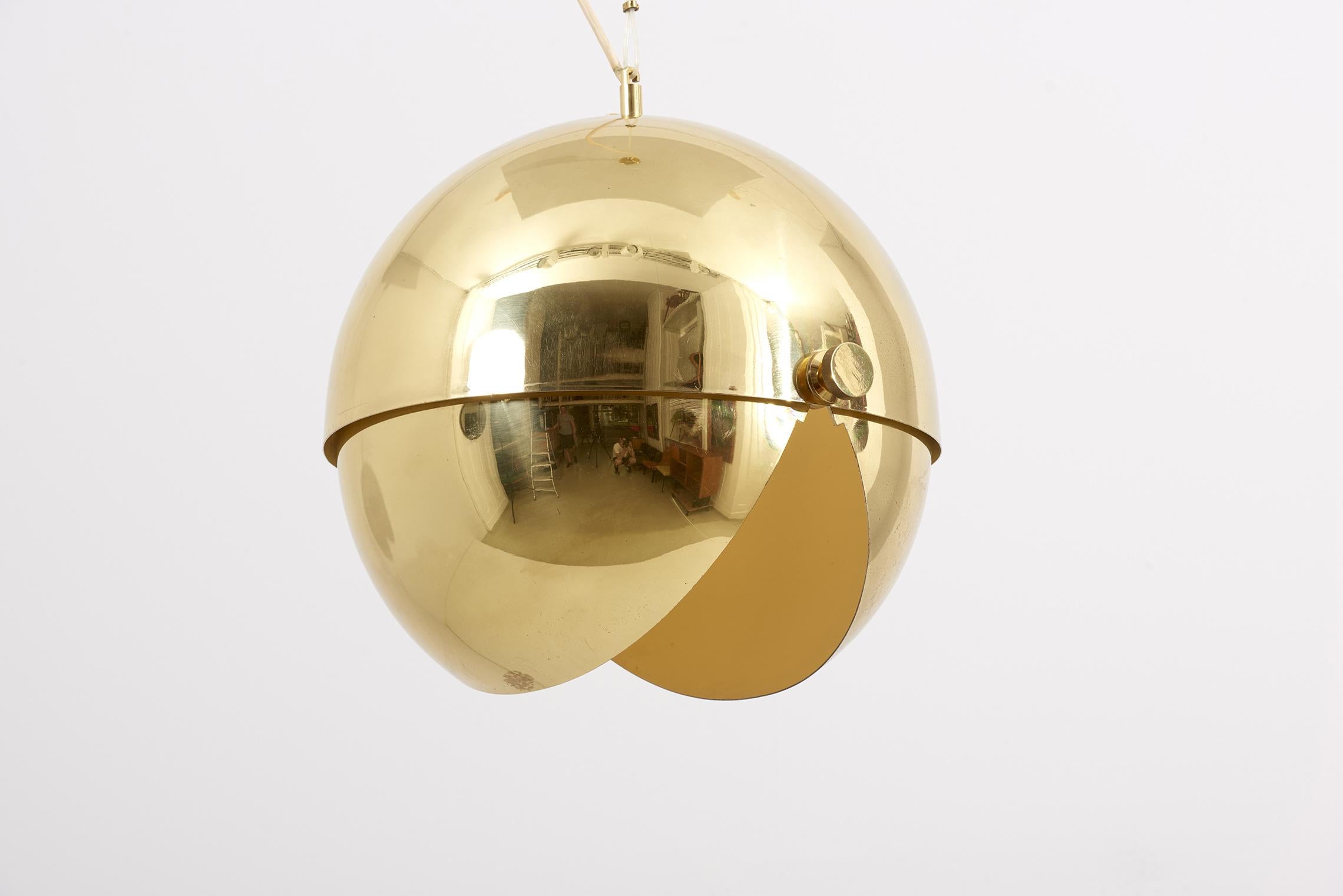 Huge Adjustable Brass Pendant Lamp Attributed to Münchner Werkstätten, Germany For Sale 11