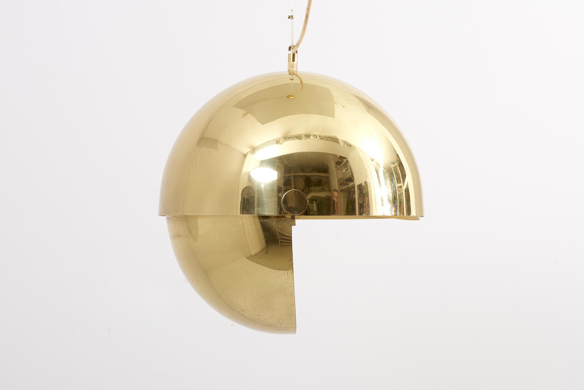 Huge Adjustable Brass Pendant Lamp Attributed to Münchner Werkstätten, Germany For Sale 15