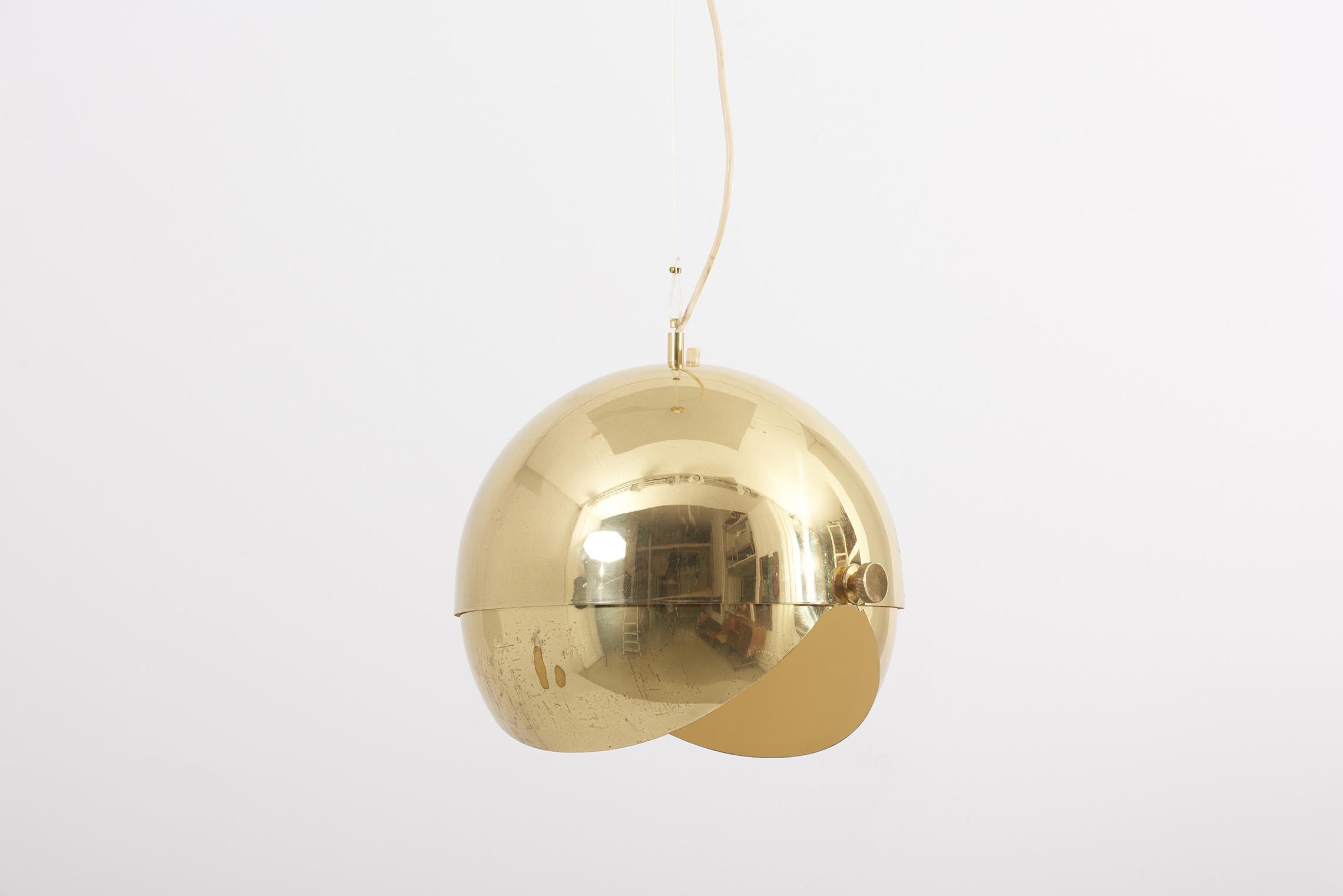 Mid-20th Century Huge Adjustable Brass Pendant Lamp Attributed to Münchner Werkstätten, Germany For Sale