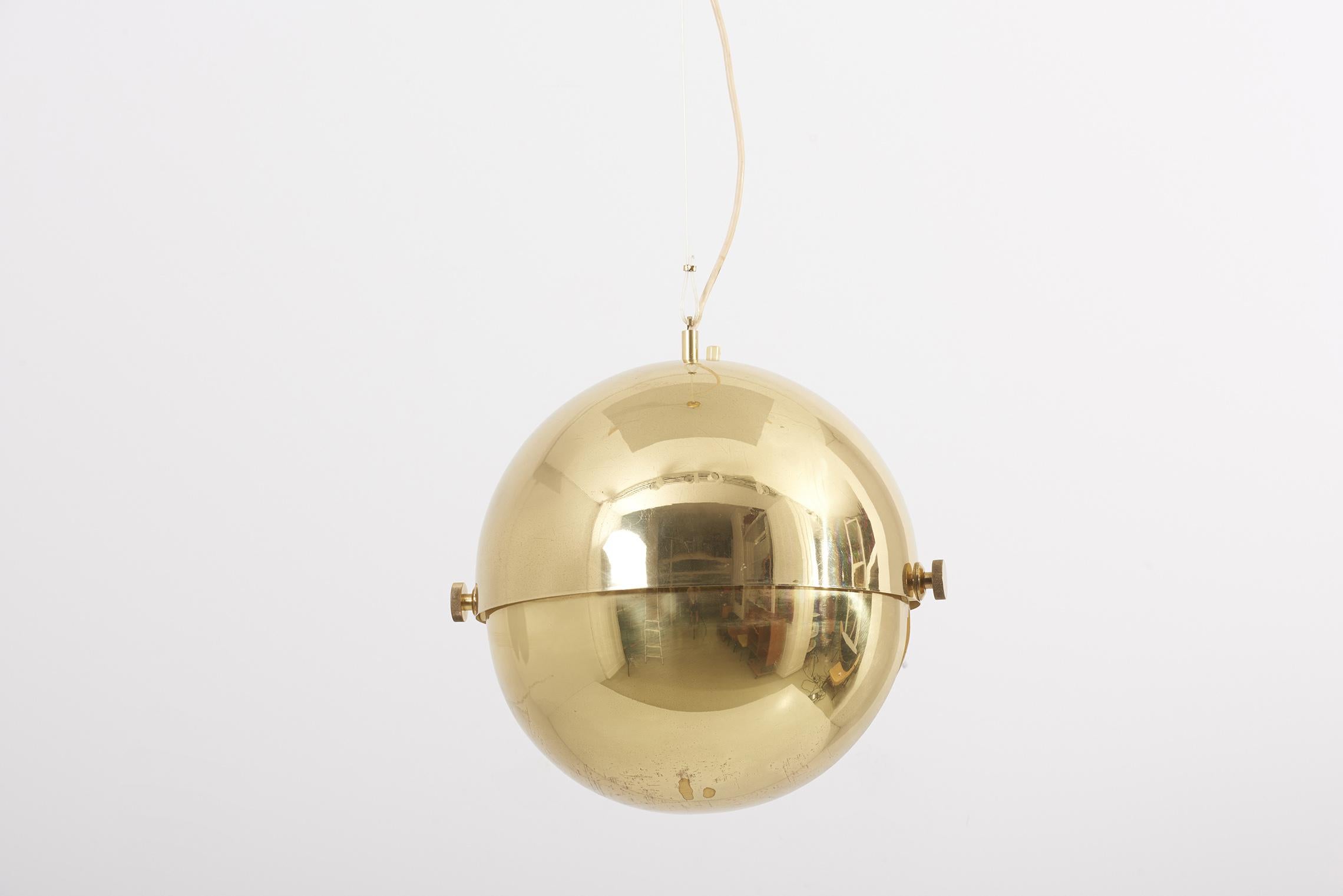 Huge Adjustable Brass Pendant Lamp Attributed to Münchner Werkstätten, Germany For Sale 2
