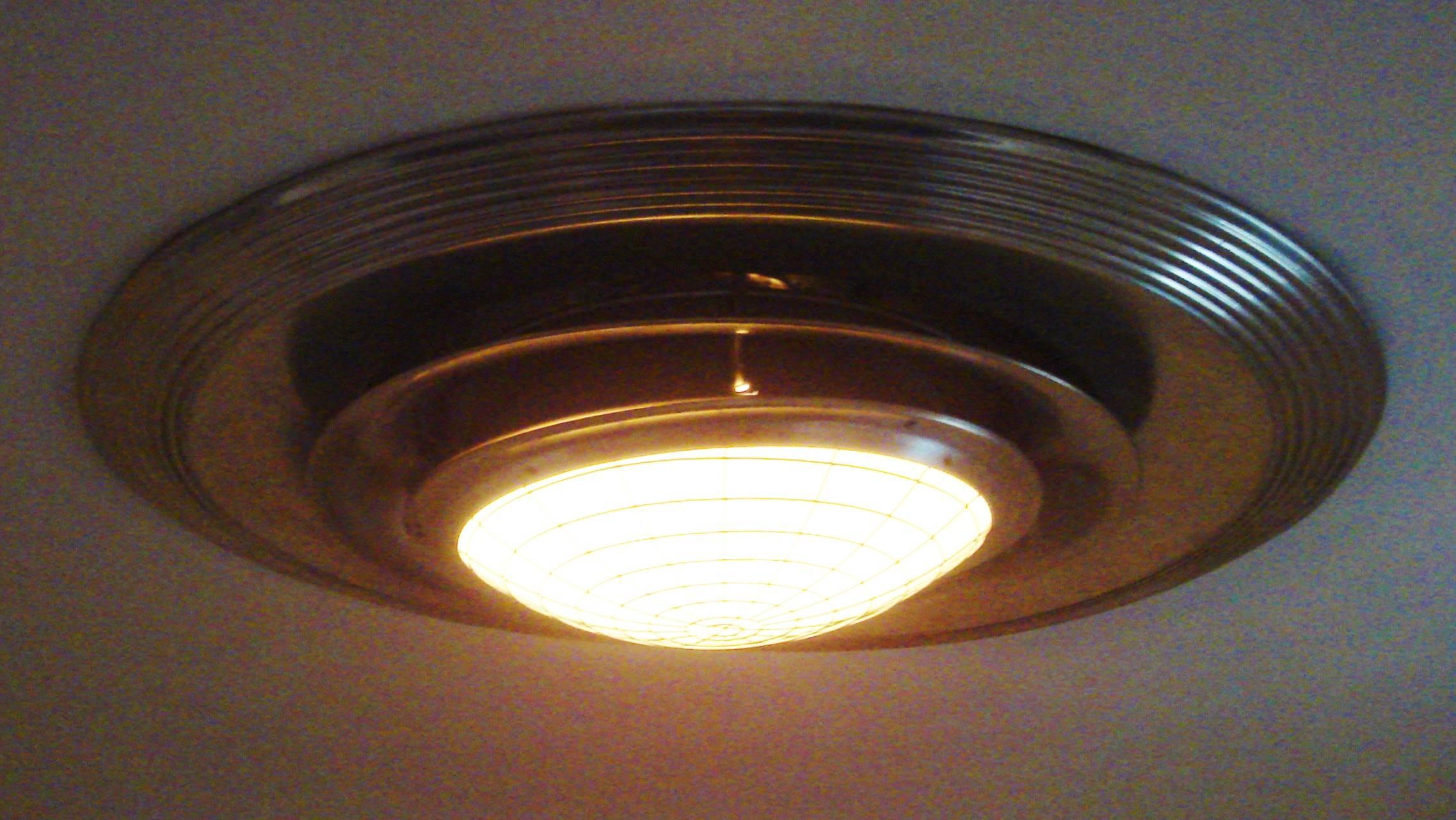 Huge American Art Deco/Machine Age Aluminum & Glass Ceiling Lamp & Fan Housing In Excellent Condition In Port Hope, ON