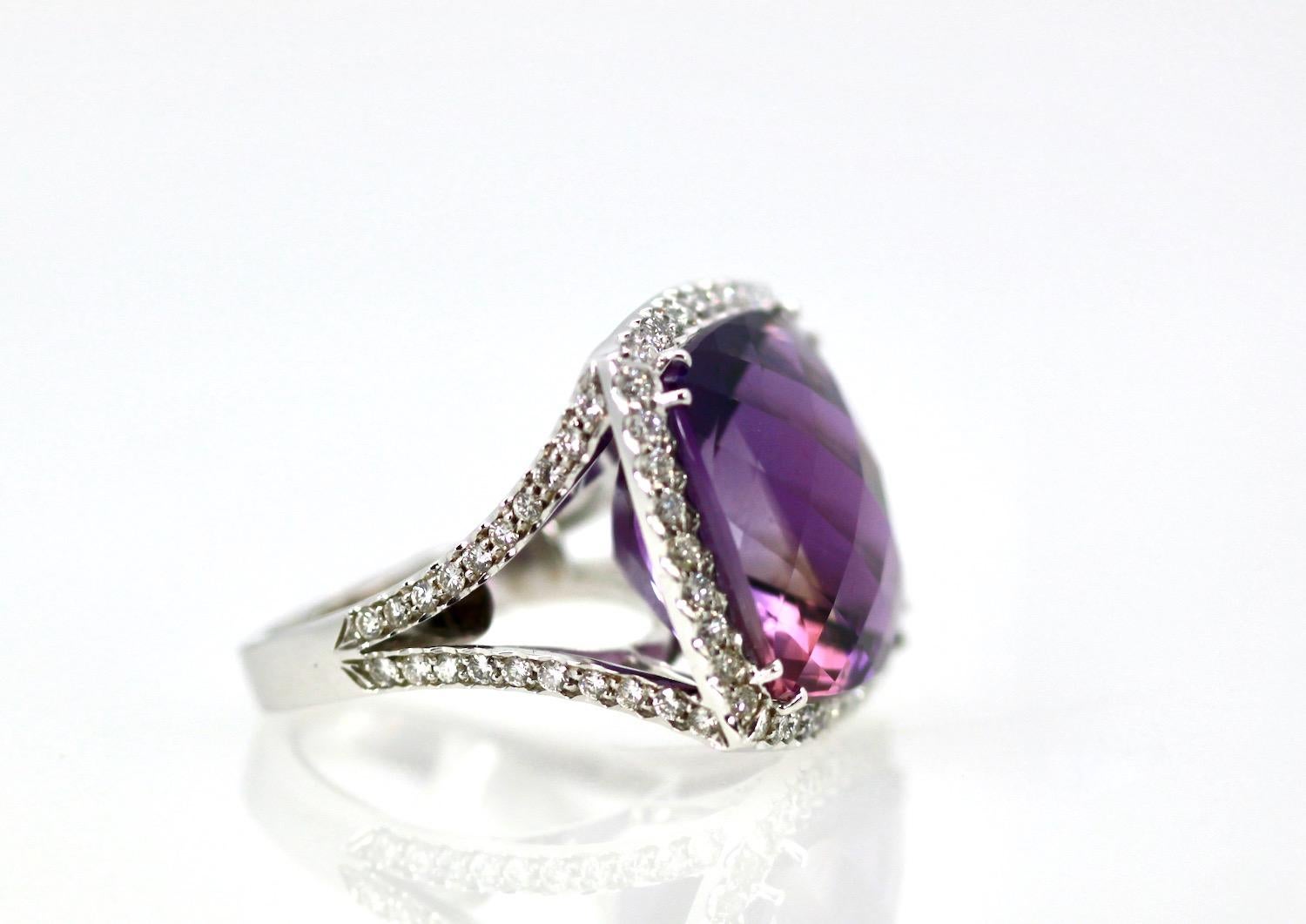 Huge Amethyst Ring 25 Carats w/ Diamond Border In Good Condition For Sale In North Hollywood, CA