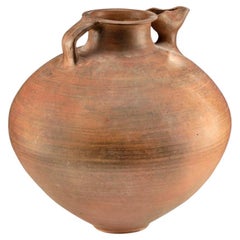 Großer antiker Amlash-Keramikkrug mit genagelter Löffel