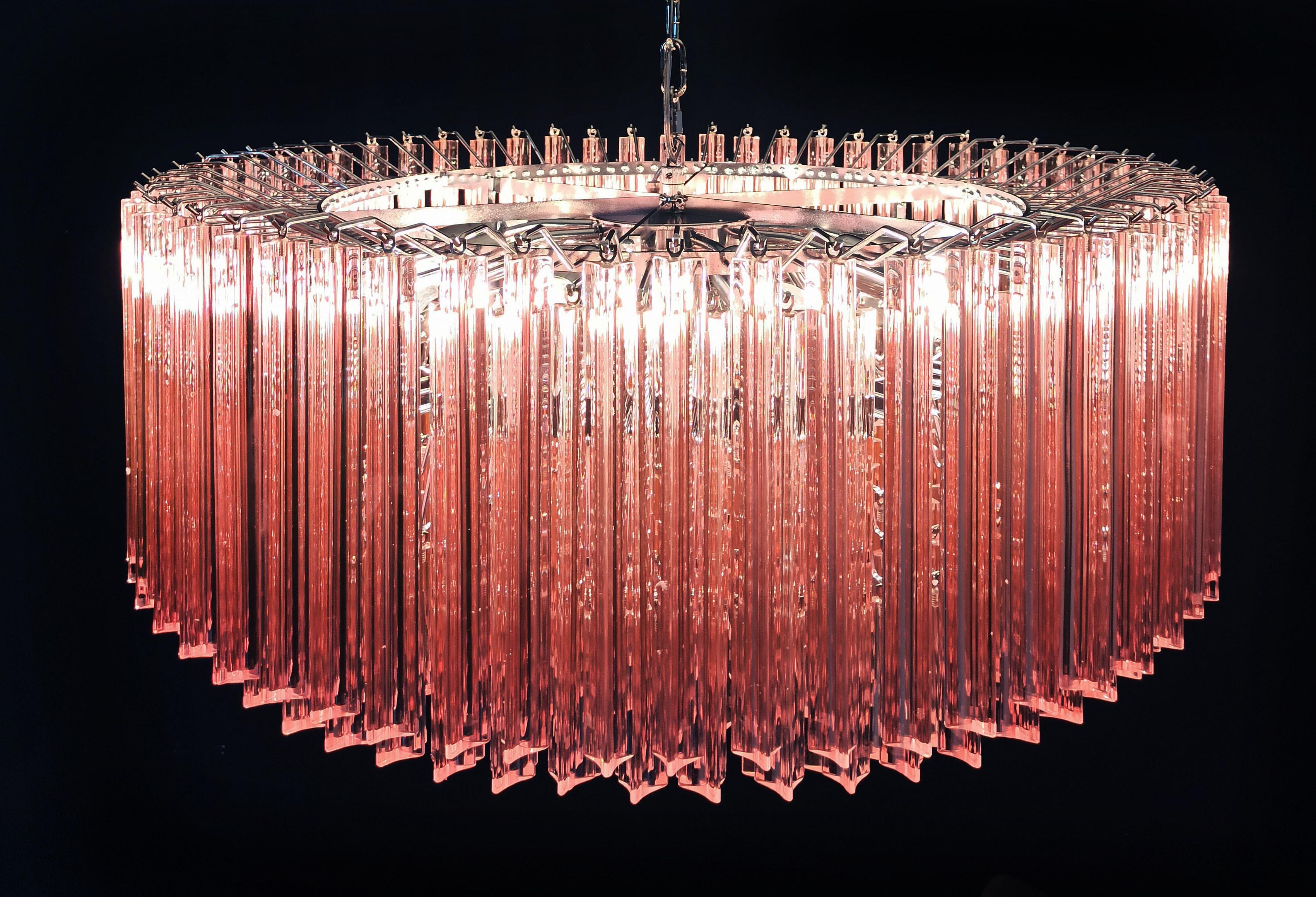 Huge and Amazing Triedri Murano glass Chandelier, 391 Pink Prims Triedri For Sale 4