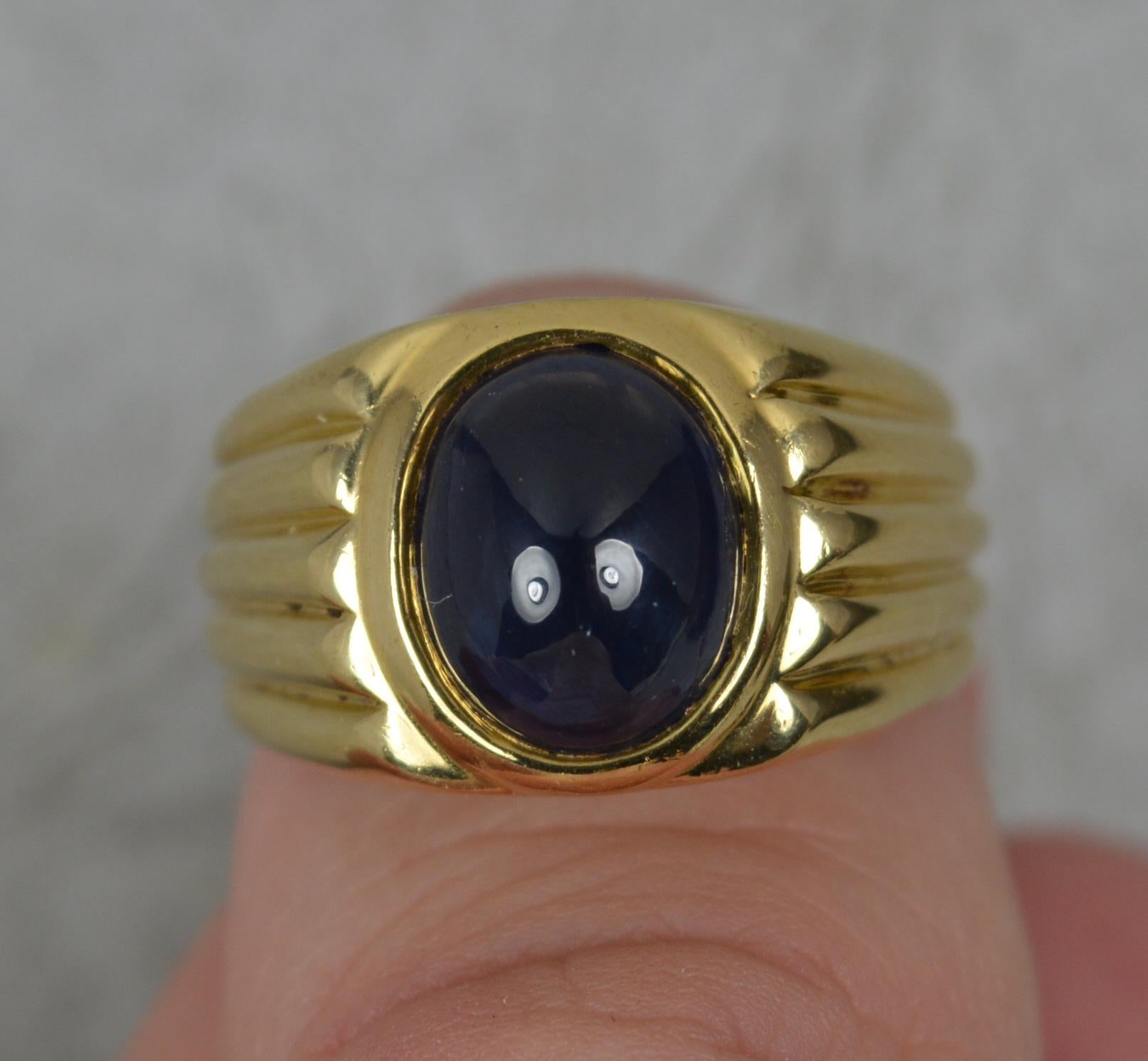 Huge and Heavy 18 Carat Yellow Gold and Sapphire Cabochon Solitaire Ring 3