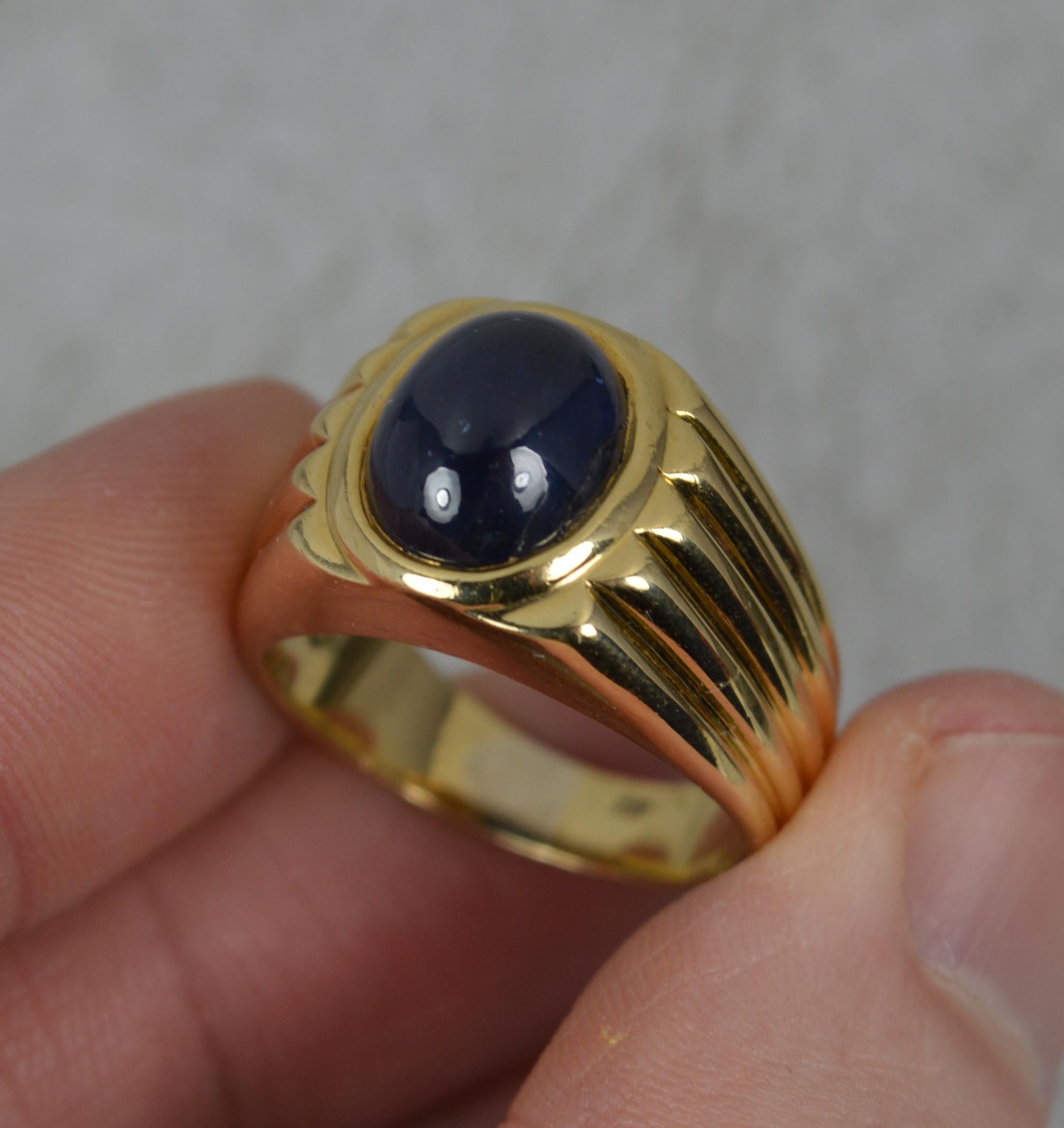 Huge and Heavy 18 Carat Yellow Gold and Sapphire Cabochon Solitaire Ring For Sale 4