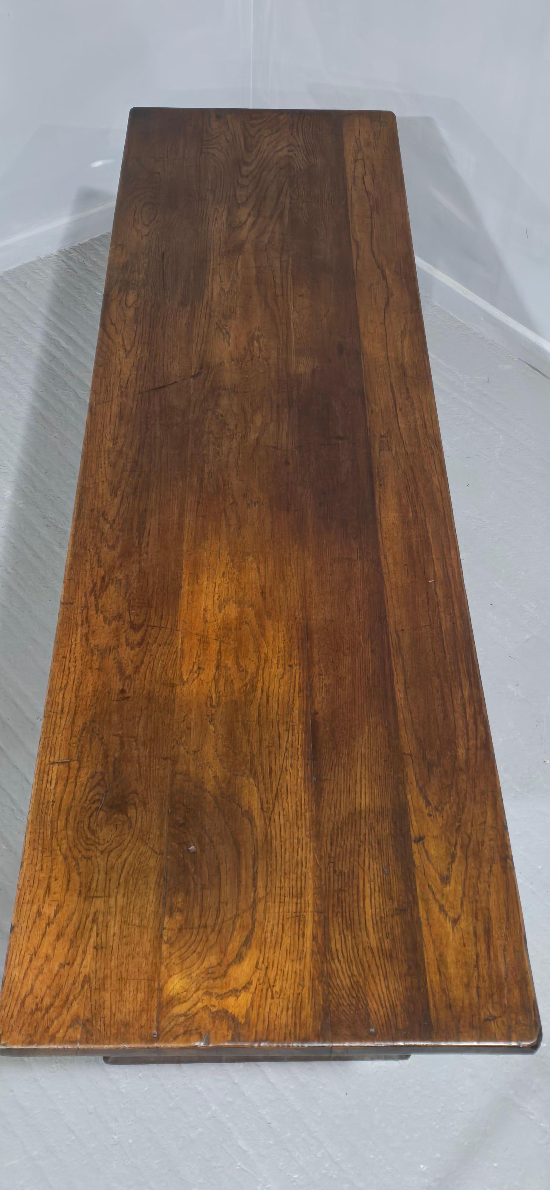 XIX secolo Tavolo da pranzo da cucina in stile rustico, enorme e stretto, in Oak. in vendita
