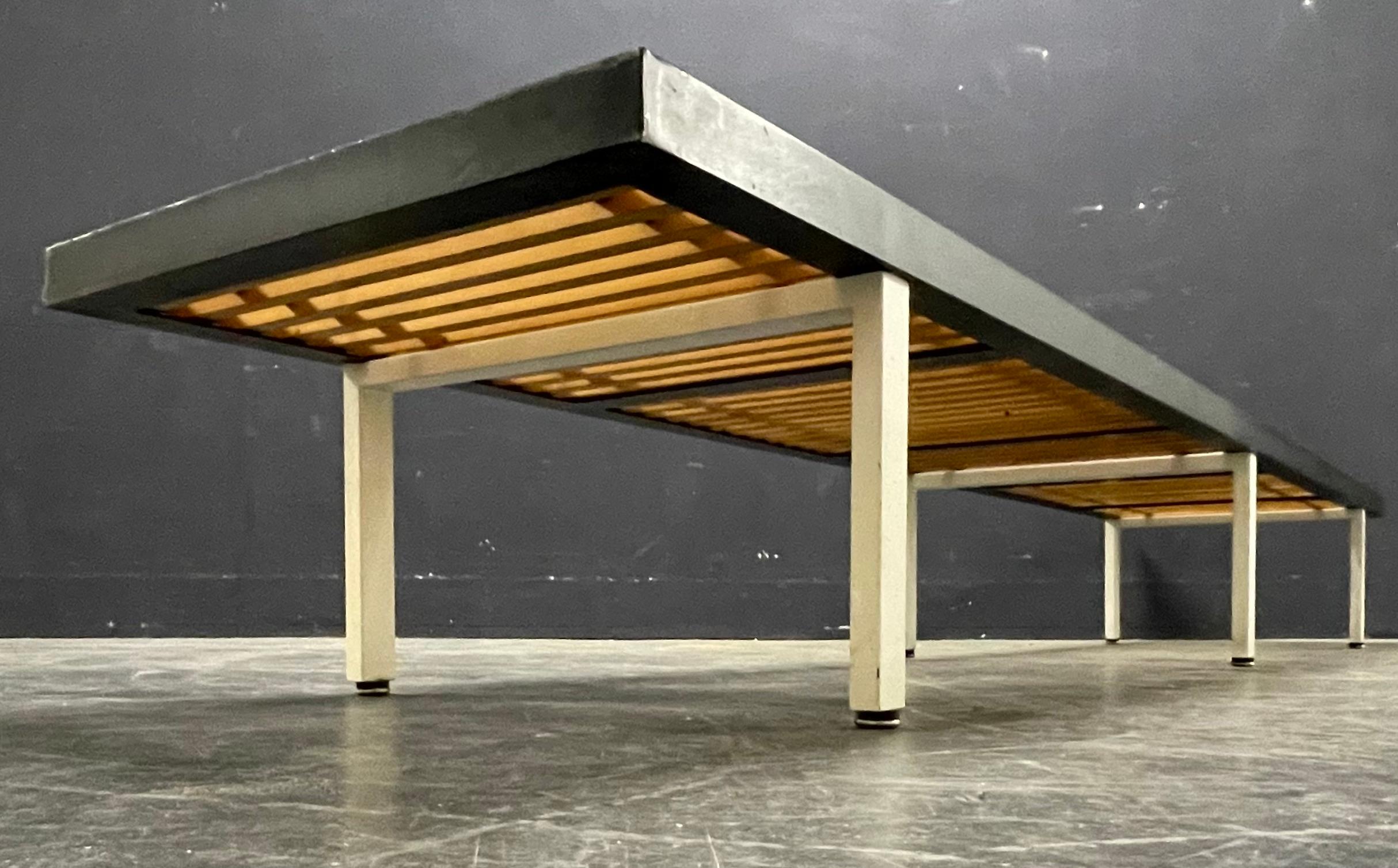 enorme y raro banco george nelson de 251 cm del modular group en venta 3