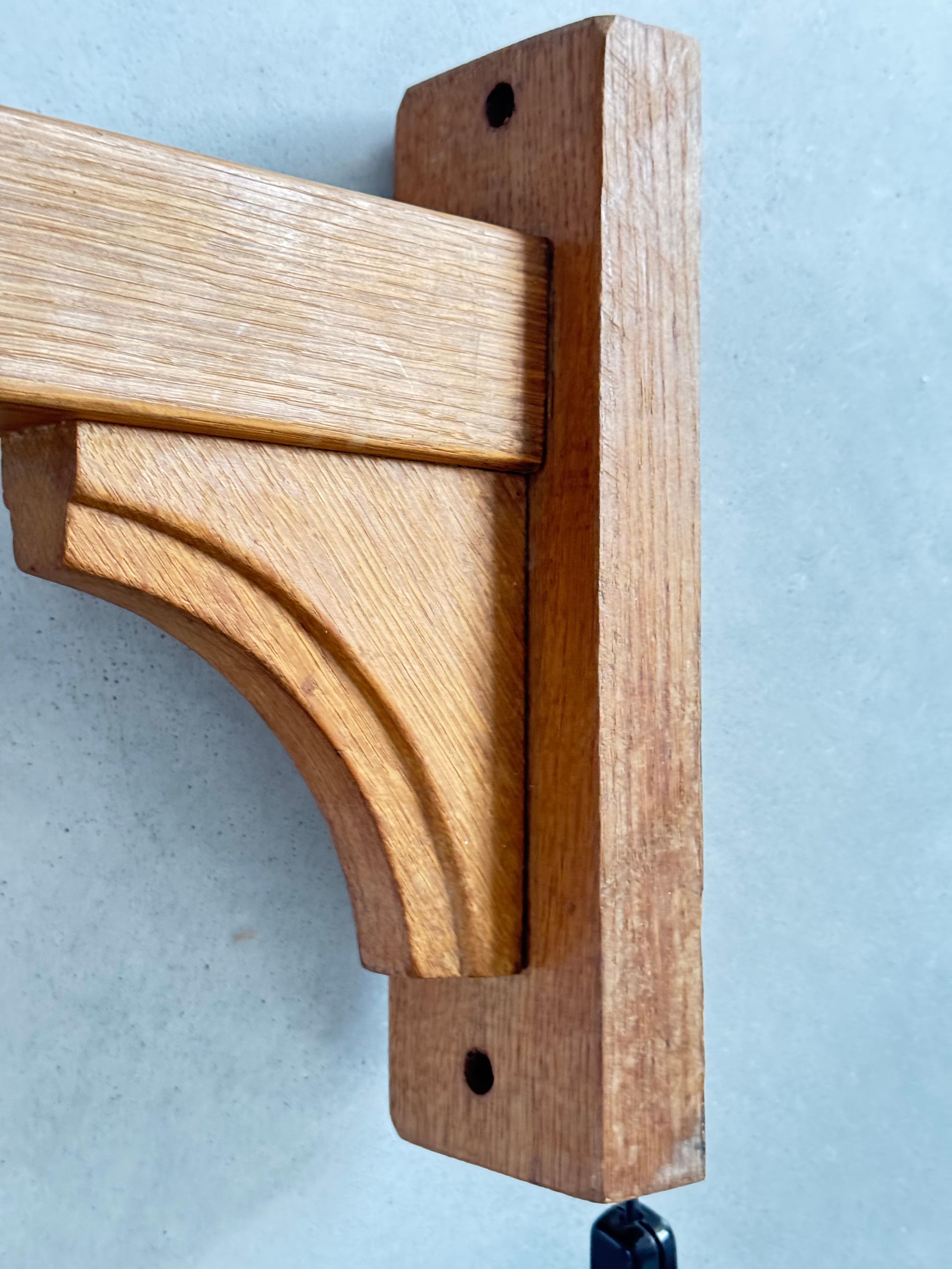 Enorme y único aplique de pared de roble macizo, diseño de Guillerme et Chambron, Francia años 60 en venta 4