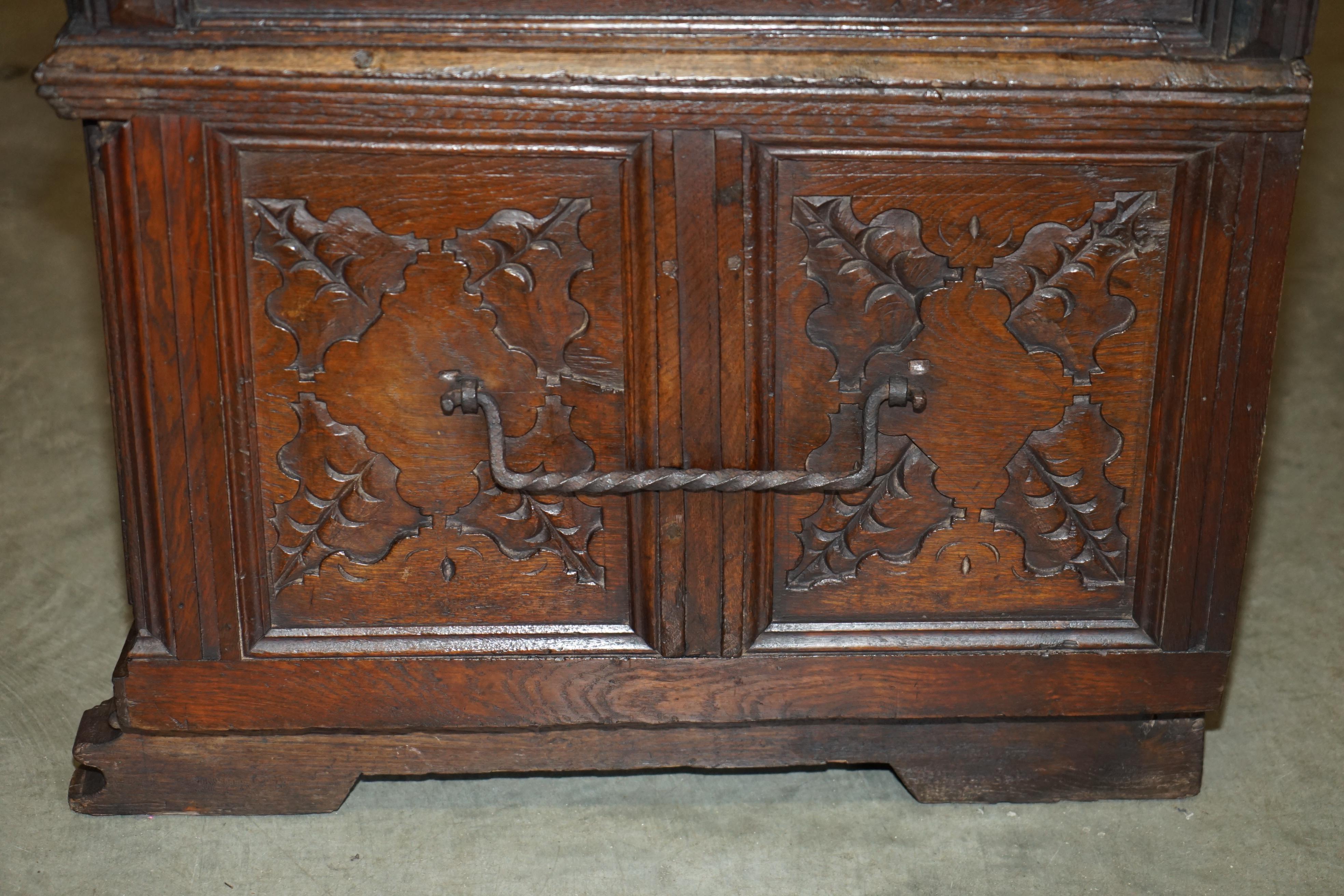 ENORME ANTIGUO 1631 FECHADO TALLADO A MANO EN ROBLE DANÉS BAÚL DE BODA LiNEN TRONCO COFRE en venta 5