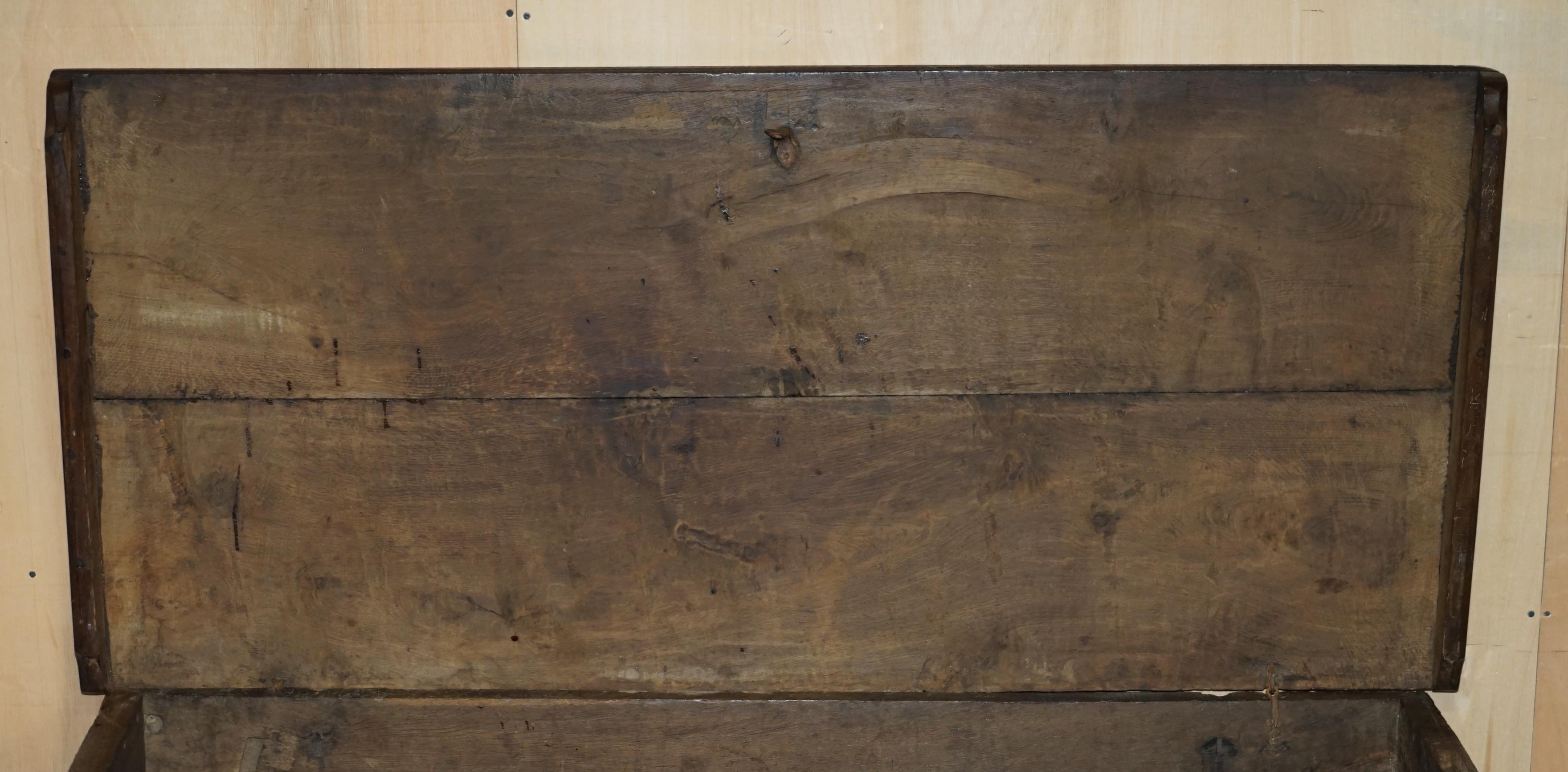 ENORME ANTIGUO 1631 FECHADO TALLADO A MANO EN ROBLE DANÉS BAÚL DE BODA LiNEN TRONCO COFRE en venta 7
