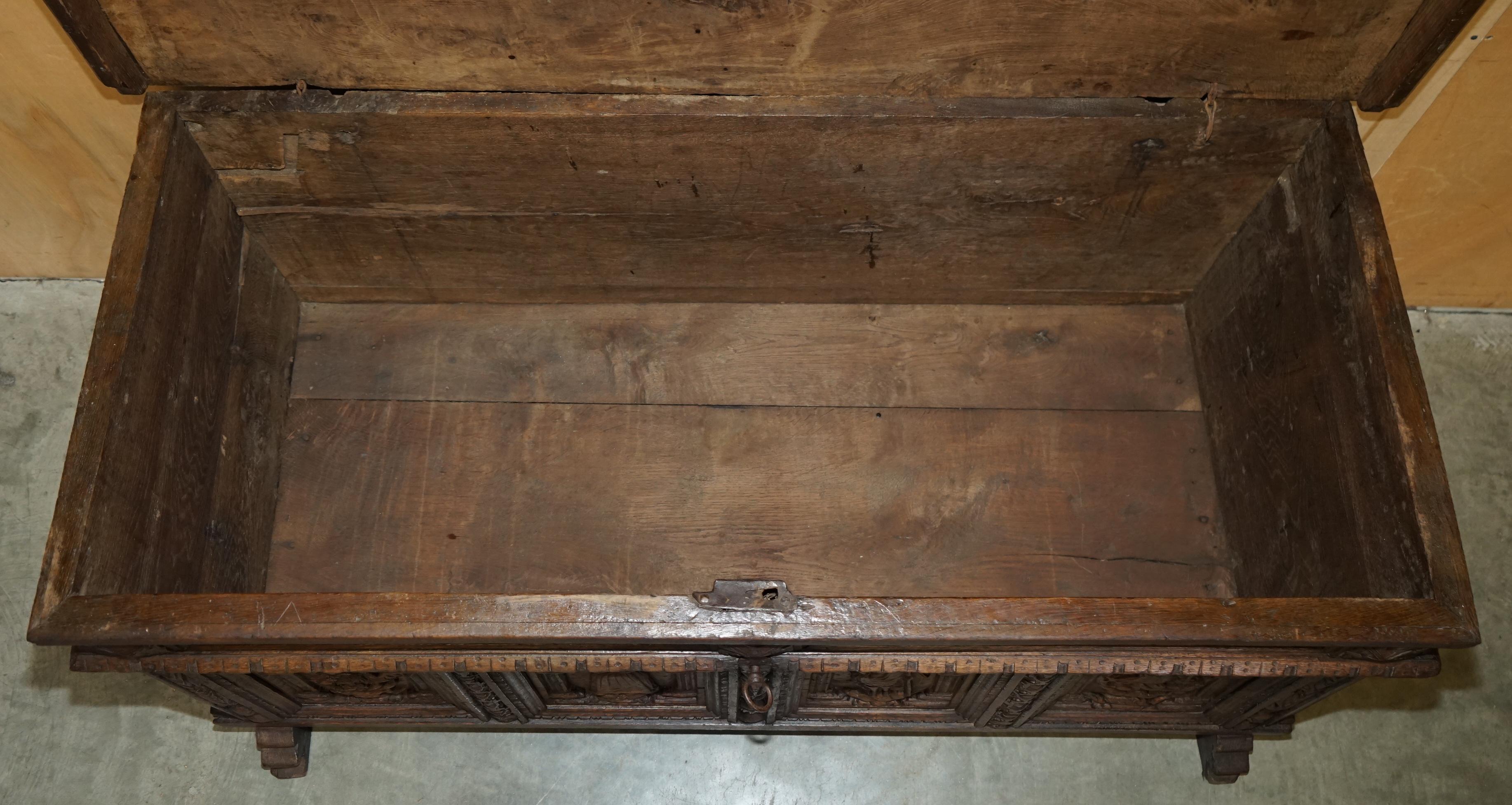 ENORME ANTIGUO 1631 FECHADO TALLADO A MANO EN ROBLE DANÉS BAÚL DE BODA LiNEN TRONCO COFRE en venta 8