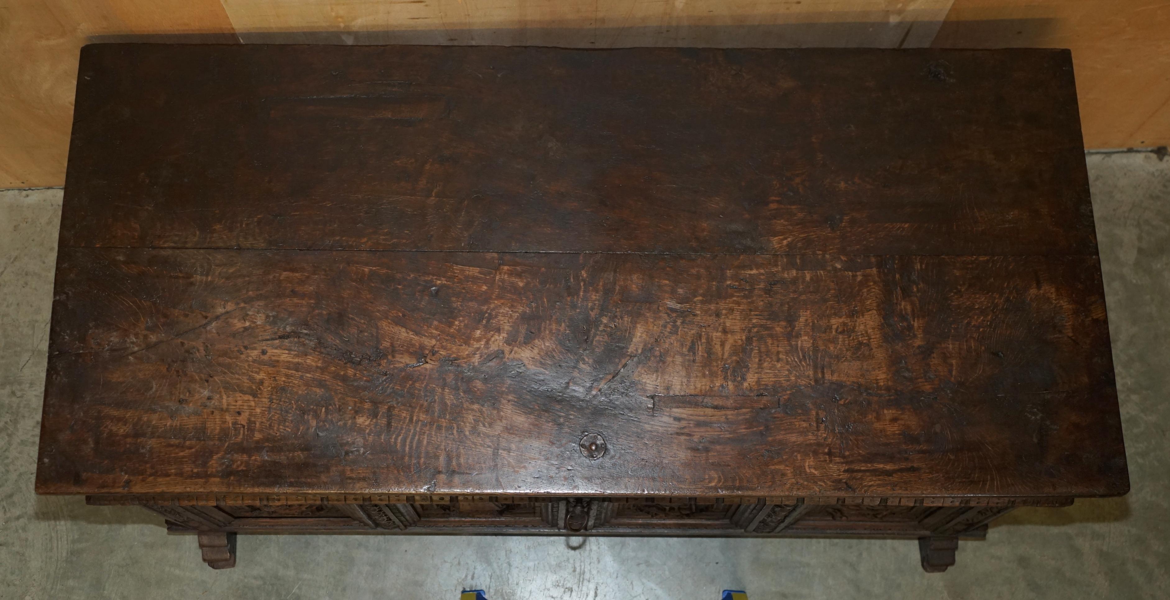 ENORME ANTIGUO 1631 FECHADO TALLADO A MANO EN ROBLE DANÉS BAÚL DE BODA LiNEN TRONCO COFRE Roble en venta