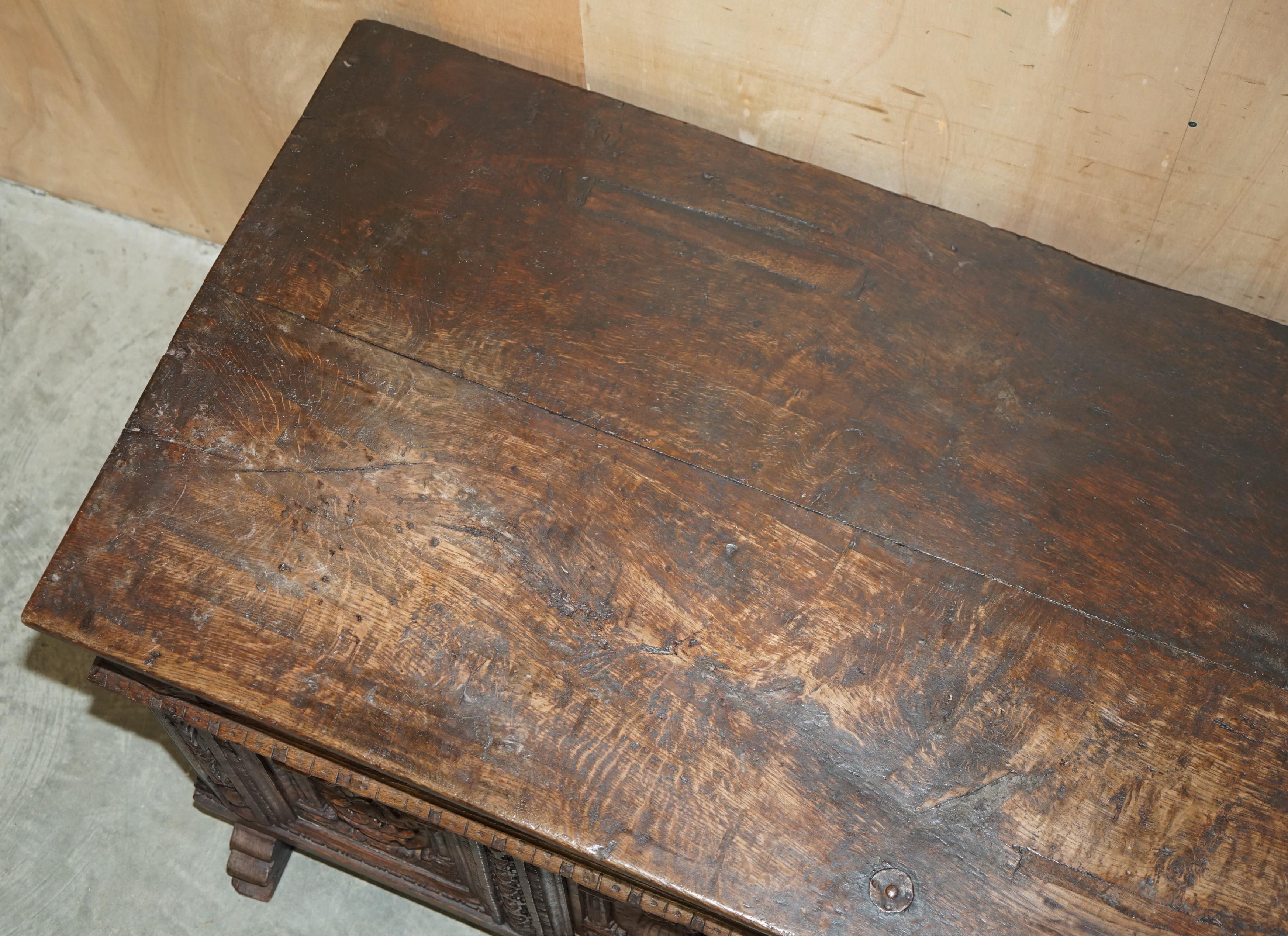ENORME ANTIGUO 1631 FECHADO TALLADO A MANO EN ROBLE DANÉS BAÚL DE BODA LiNEN TRONCO COFRE en venta 1