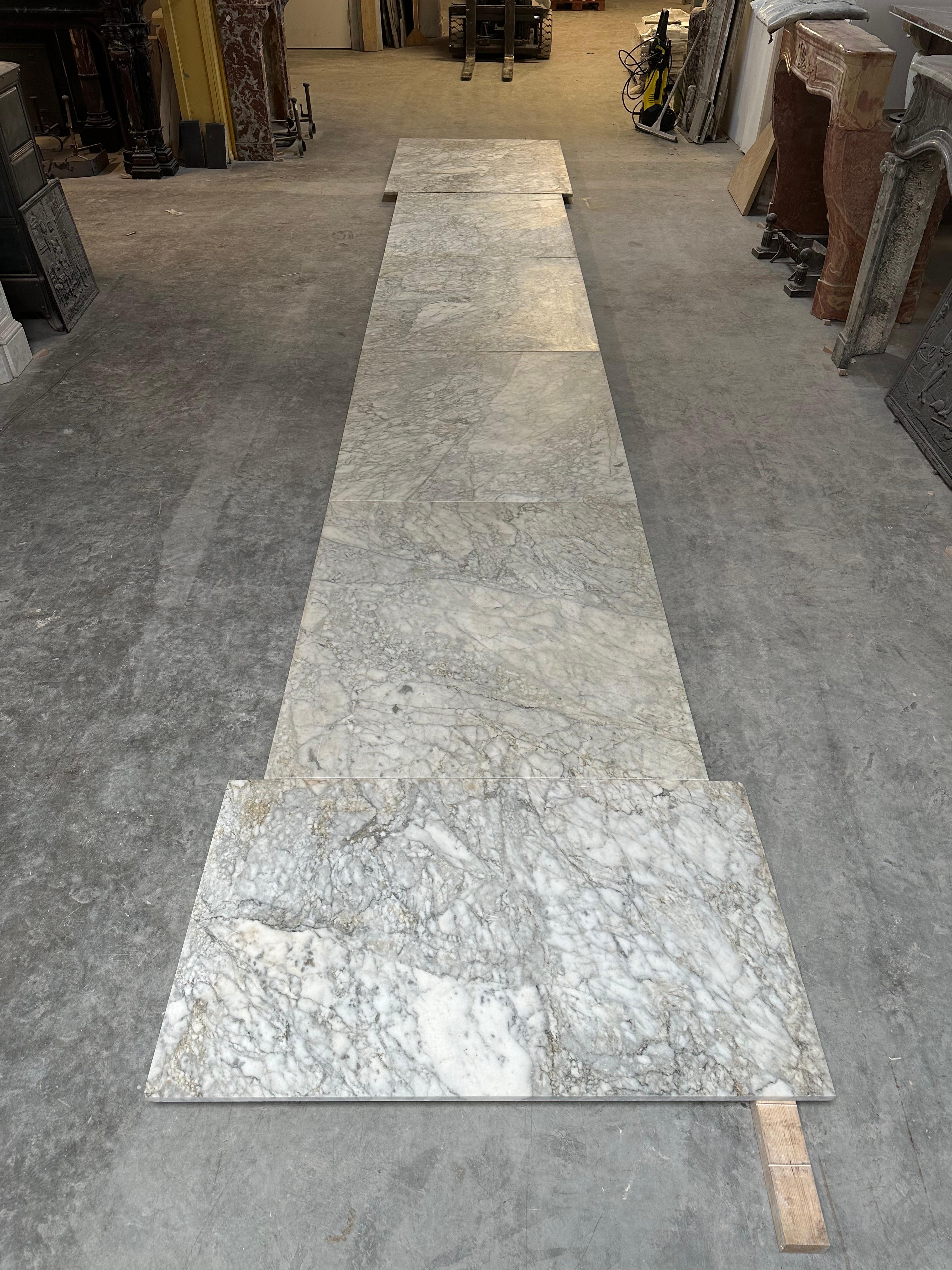 Very please to offer this beautiful Arabescato marble floor.
This used to be the hallway in a late 19th century hallway in the city center of Utrecht. The floor dates back to approx. 1870.

This Arabescato marble has a beautiful white font with