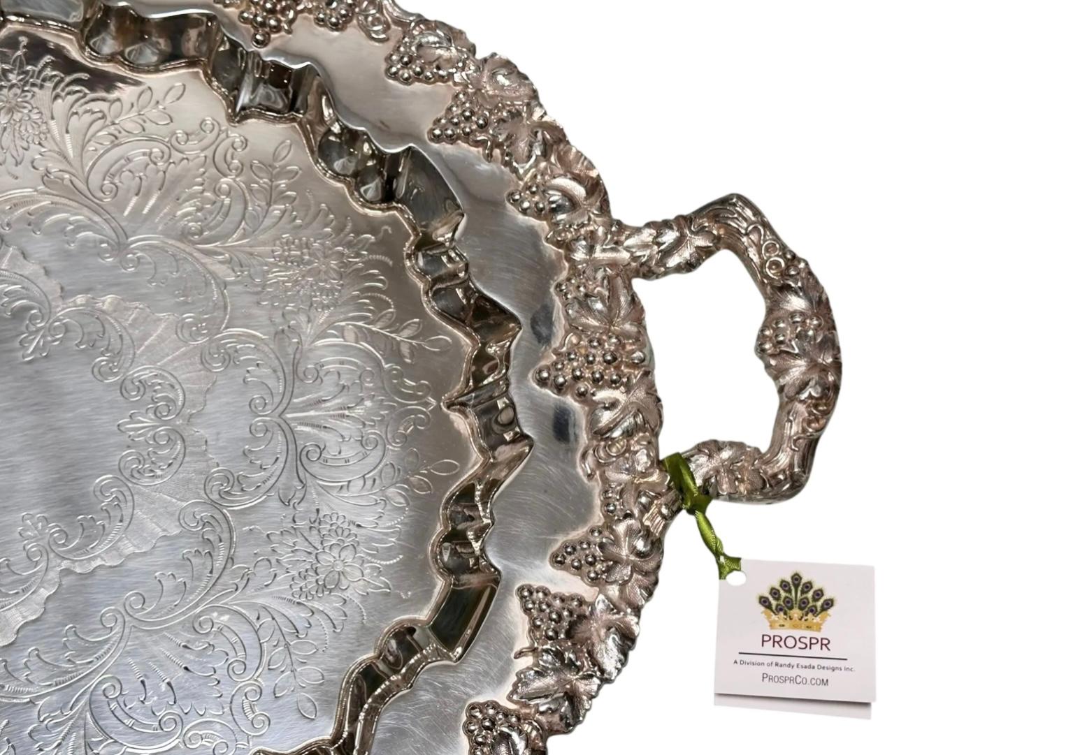Victorien Grand plateau ancien en argent massif de Birmingham avec raisins et vignes en vente
