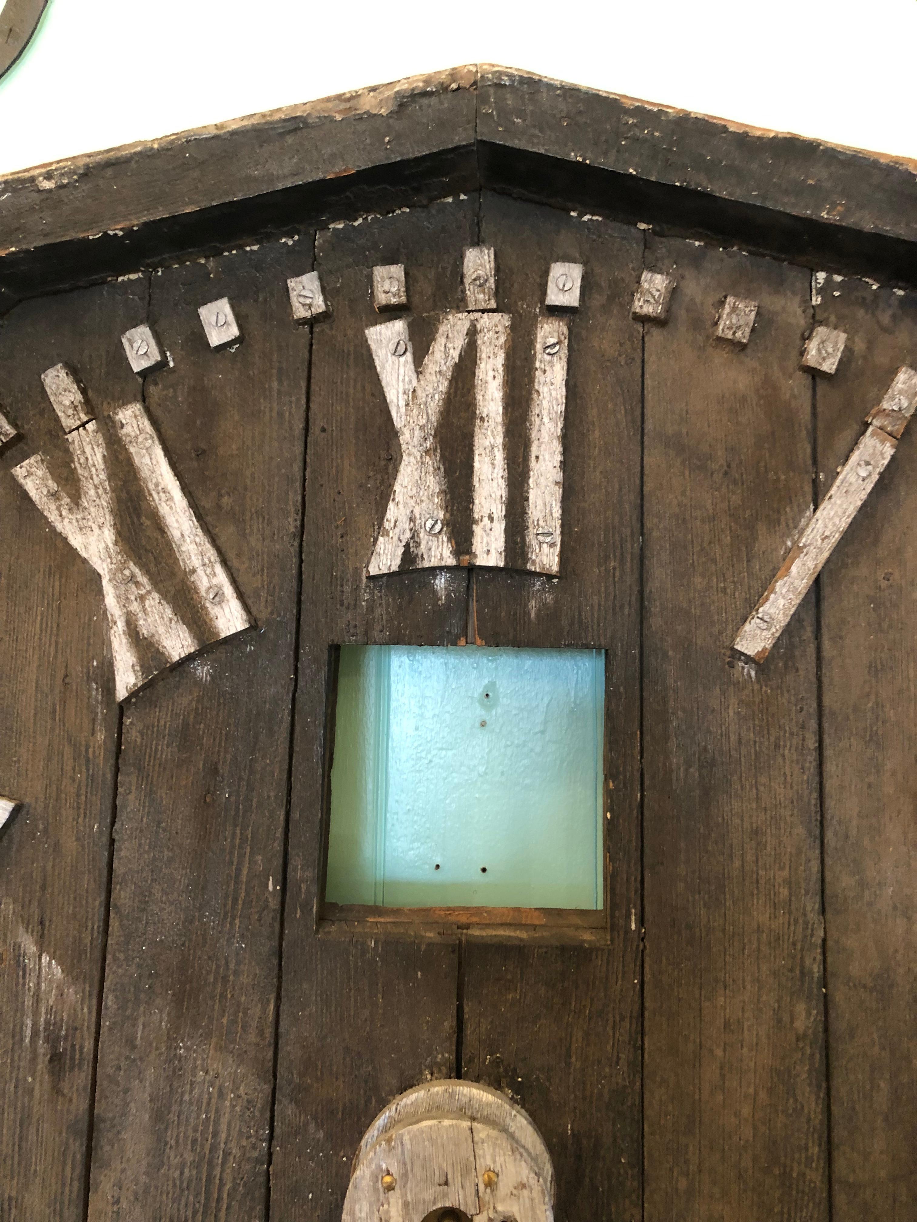 Énorme cadran d'horloge antique en bois recyclé et vieilli en vente 4