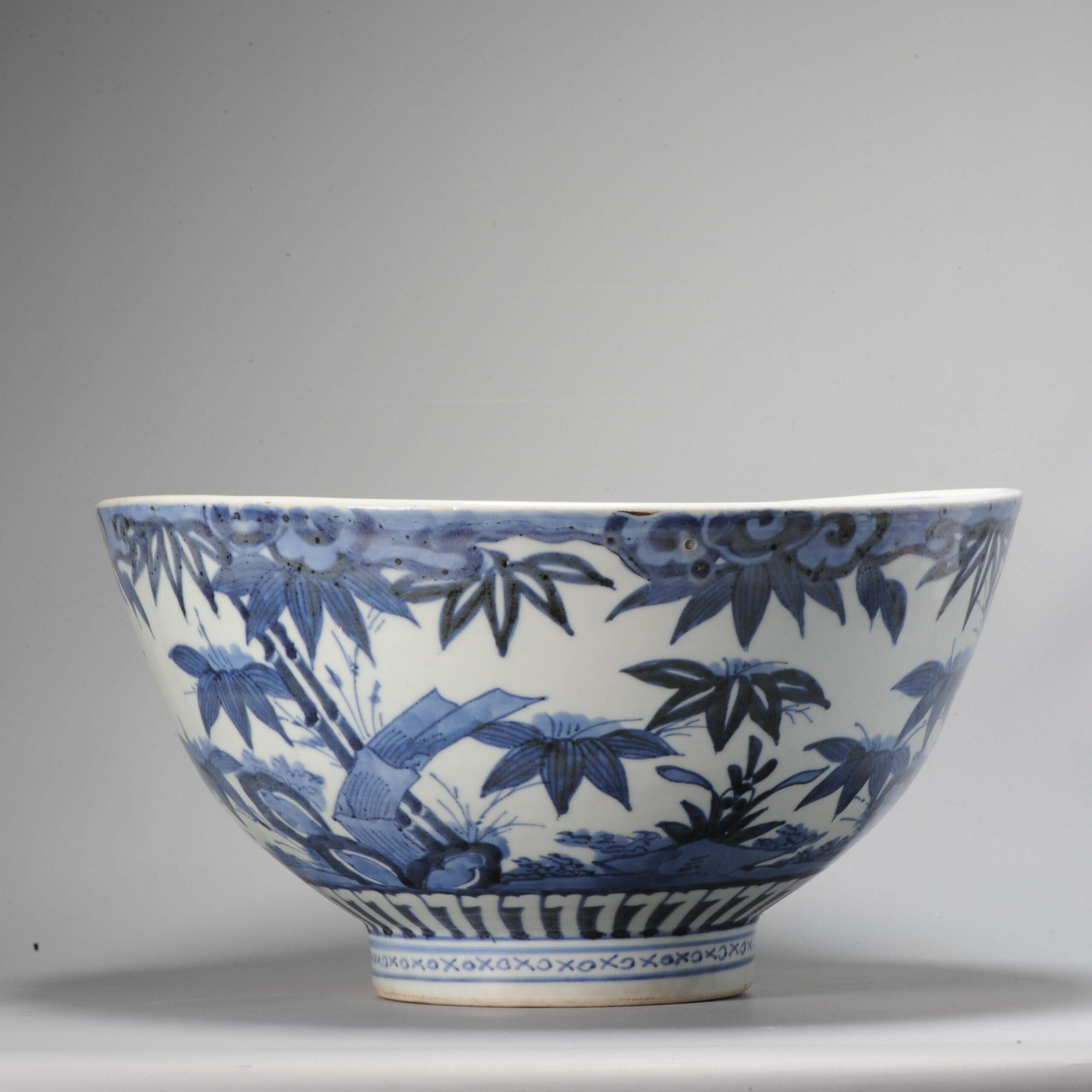 Huge Antique Japanese Arita Porcelain Bowl 1680-1700 Japan Majestic In Fair Condition In Amsterdam, Noord Holland