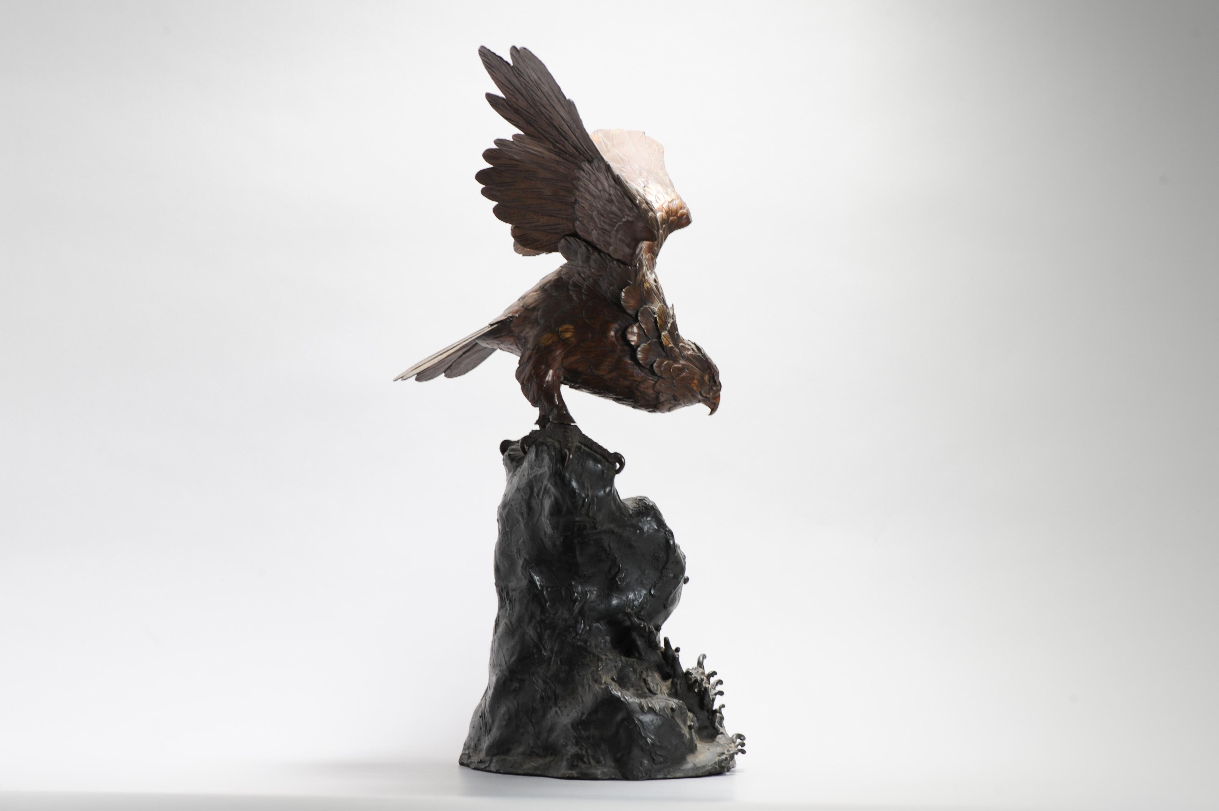 Huge Antique Meiji Japanese Bronze Bird of Prey On a Rock Gold Elements Marked For Sale 8