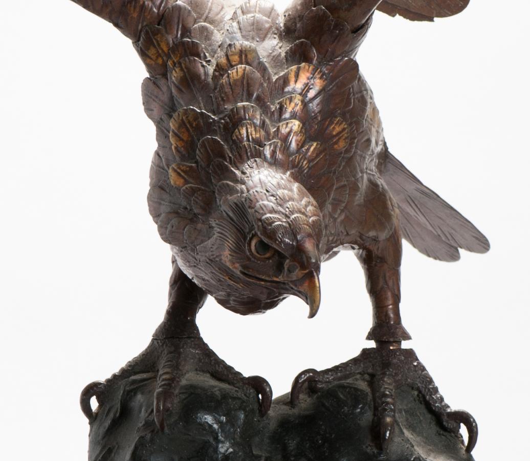 Huge Antique Meiji Japanese Bronze Bird of Prey On a Rock Gold Elements Marked In Excellent Condition For Sale In Amsterdam, Noord Holland