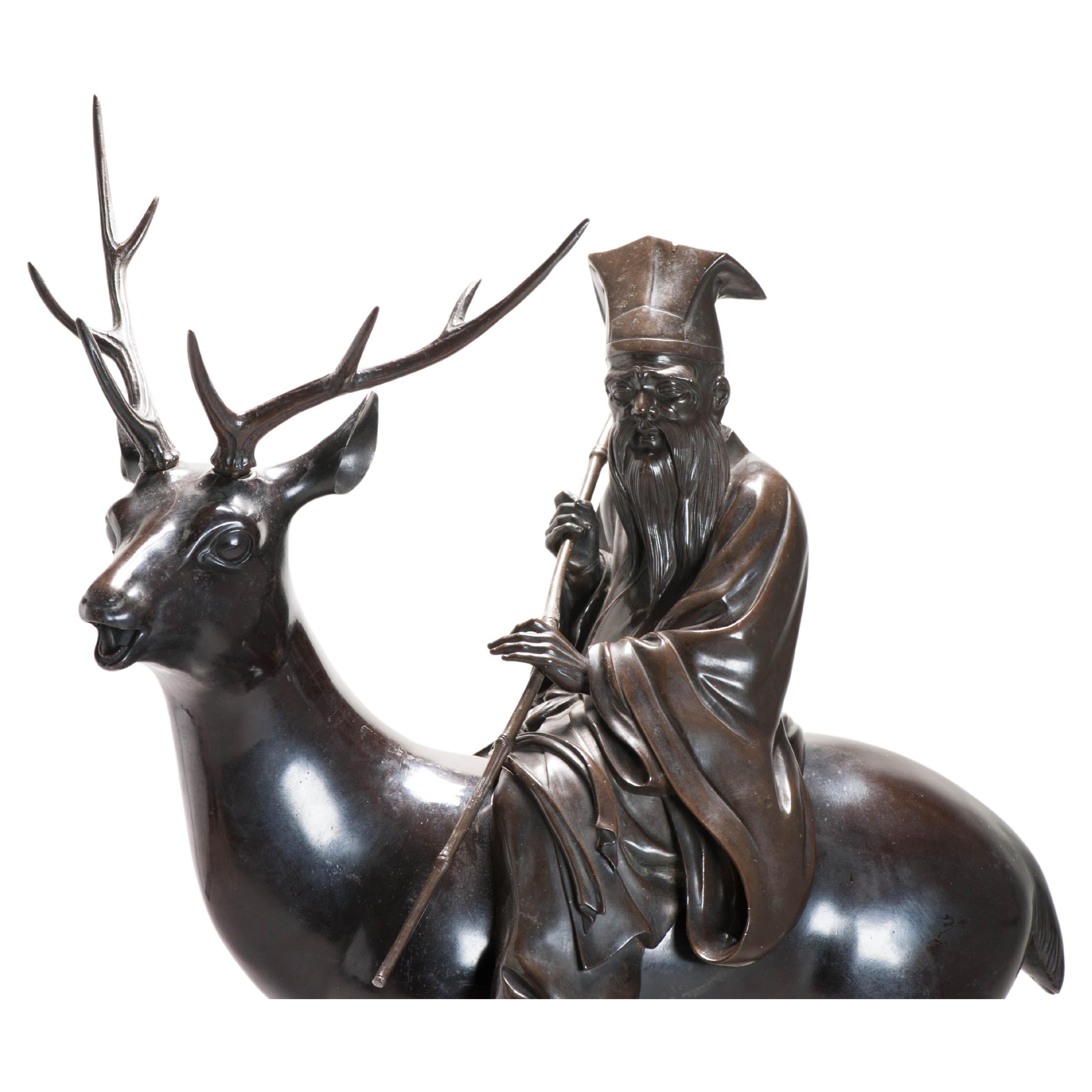 Ein sehr großes und hochwertiges Räuchergefäß aus der Meiji-Zeit von Jurojin - Shou Lao und einem Hirsch

Gott der Langlebigkeit in Verbindung mit dem Canopus-Stern des Südpols. Er wird gewöhnlich als alter Mann mit Glatze, hoher Stirn und langem