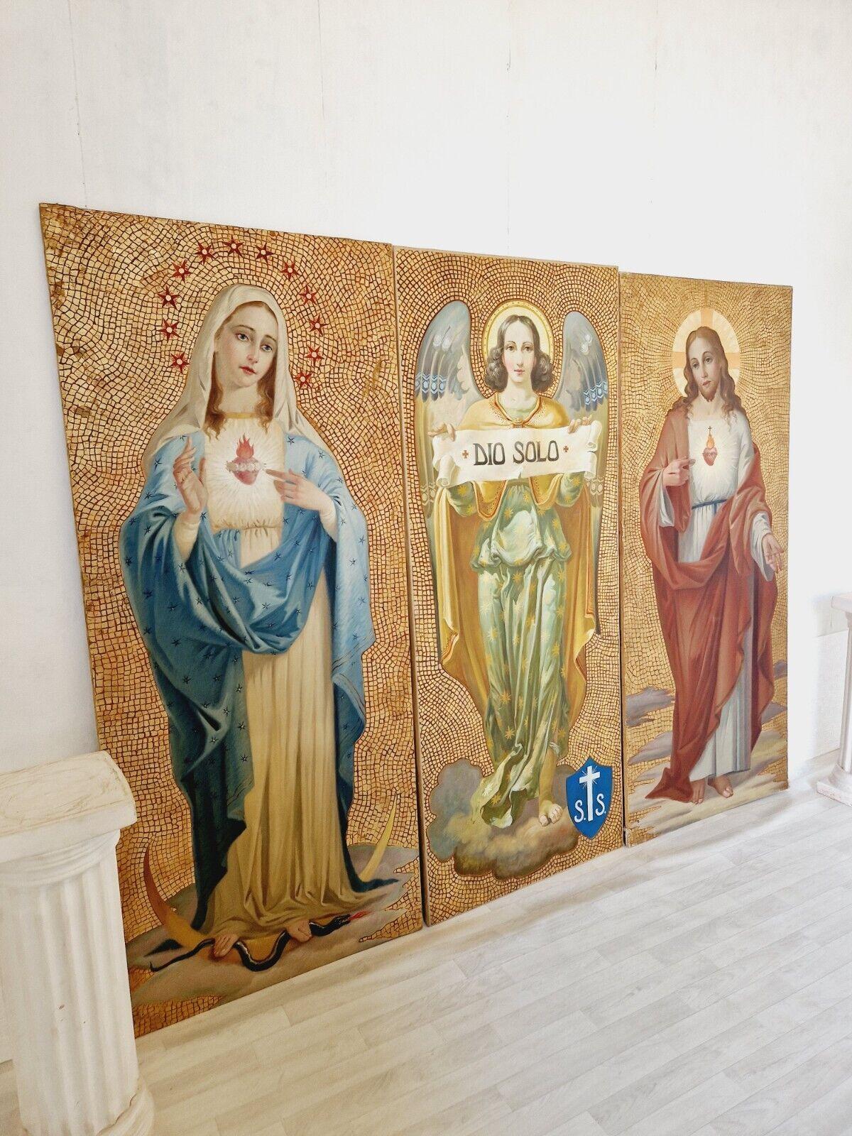 Énorme triptyque antique de peintures à l'huile religieuses en vente 3