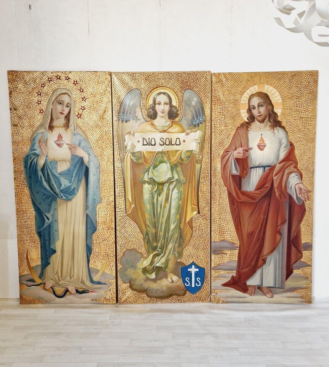 Néoclassique Énorme triptyque antique de peintures à l'huile religieuses en vente