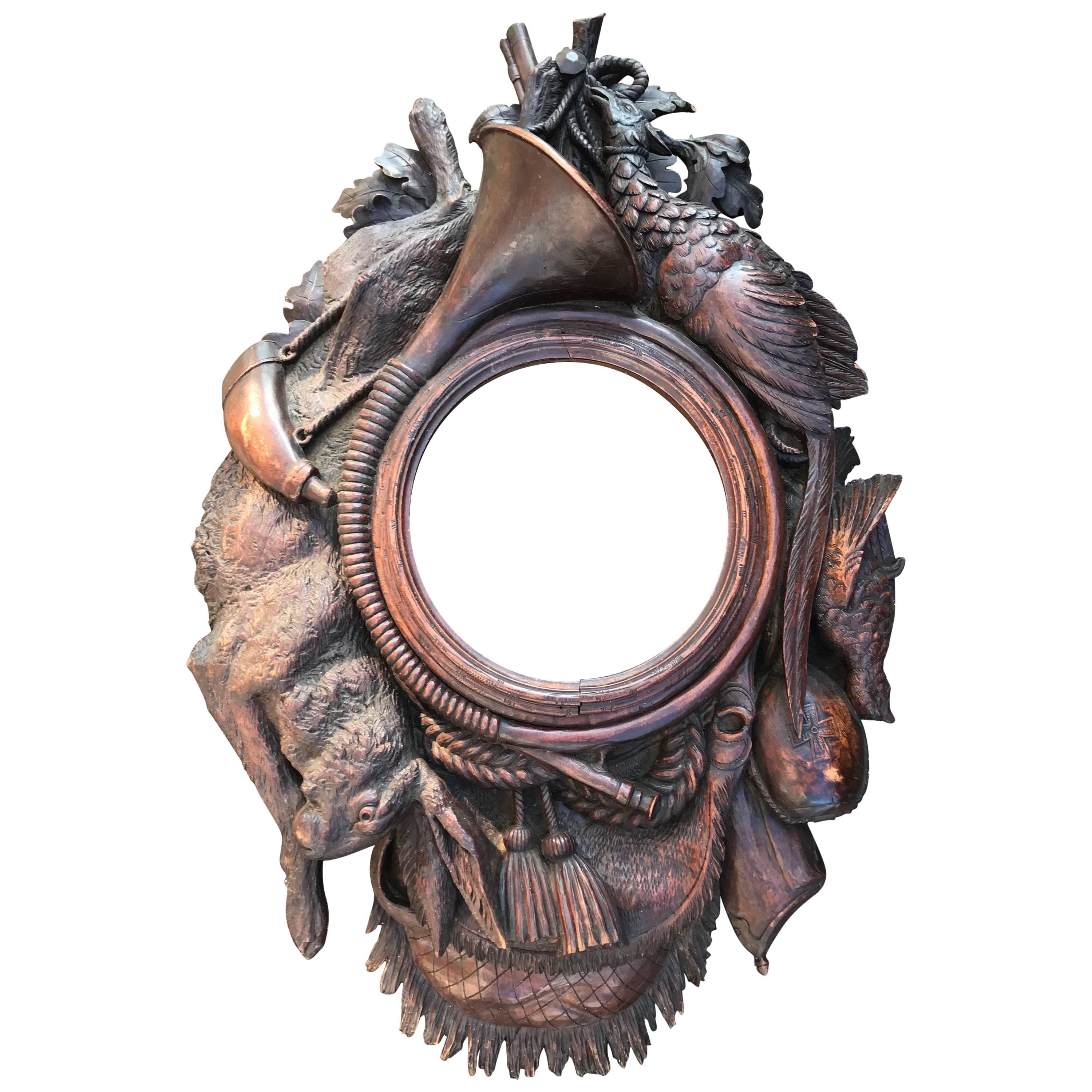 Enorme Reloj de Pared o Marco de Espejo Antiguo de la Época Victoriana de la Selva Negra con Liebre en venta