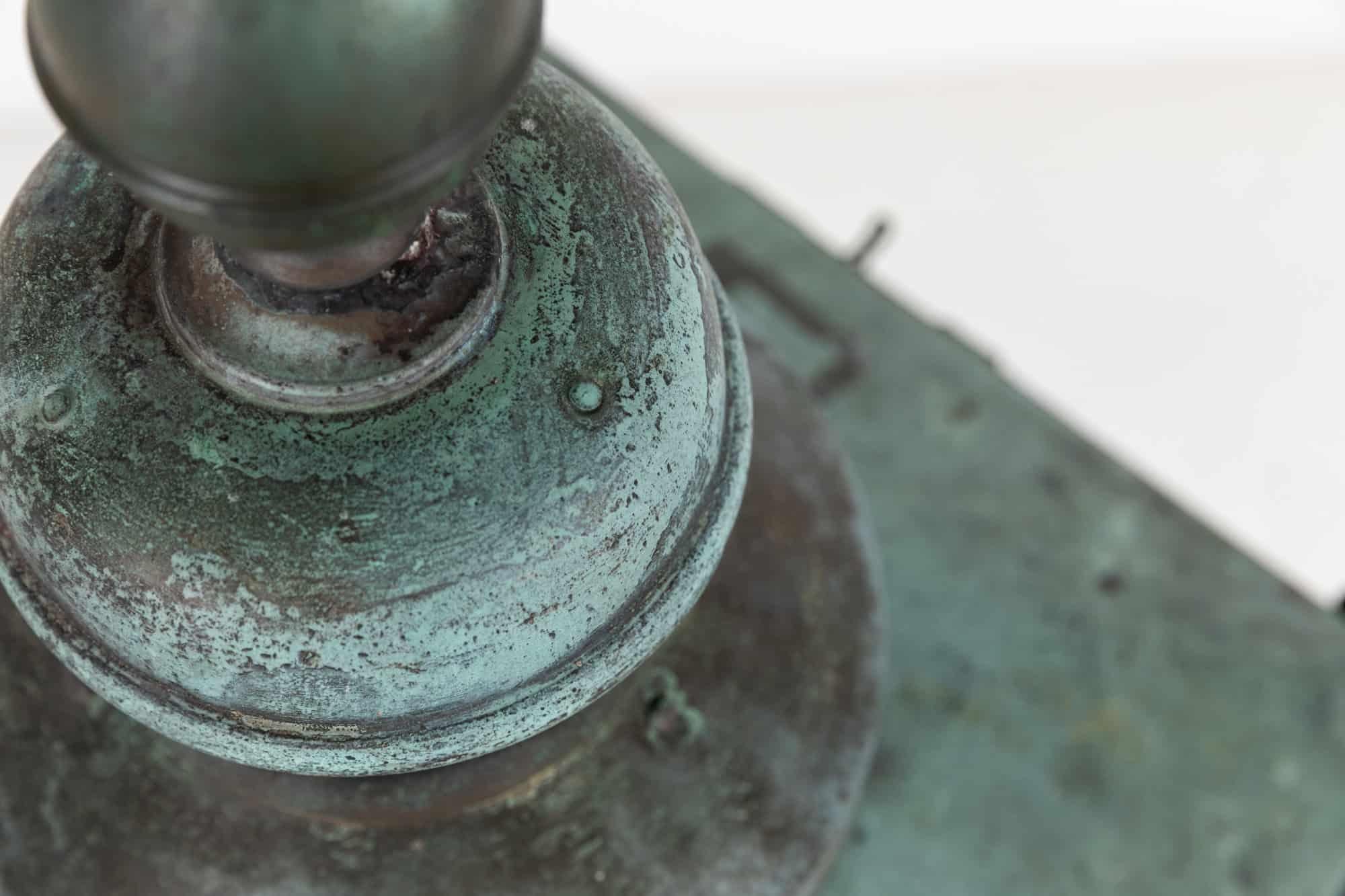 Enorme farol antiguo victoriano de finales del siglo XIX de cobre verdigris. C.1880 Presionado