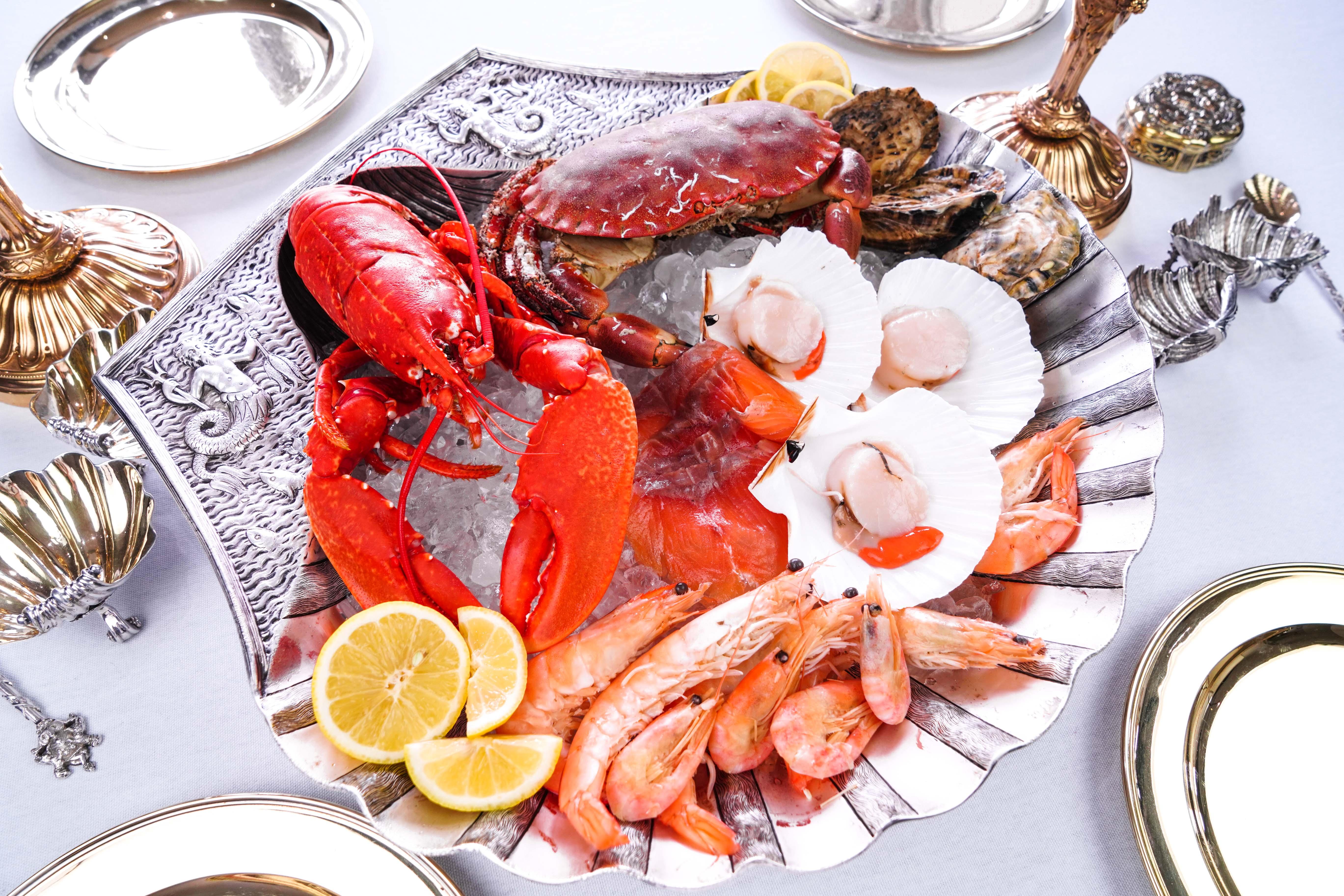 Superbe assiette / bol de 40cm+ en argent massif de l'époque victorienne, Hunt & Roskell Bon état - En vente à London, GB