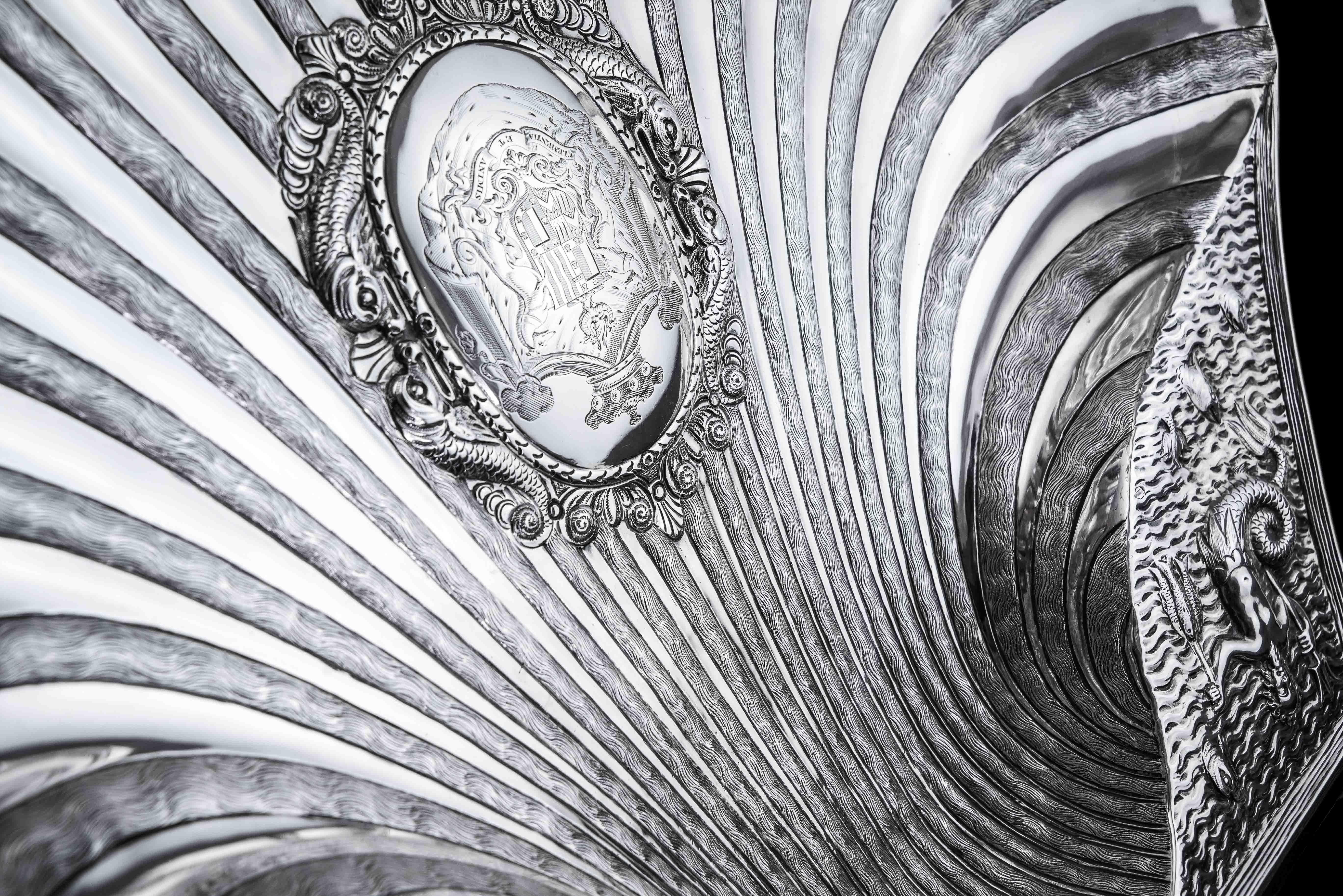 Superbe assiette / bol de 40cm+ en argent massif de l'époque victorienne, Hunt & Roskell en vente 3