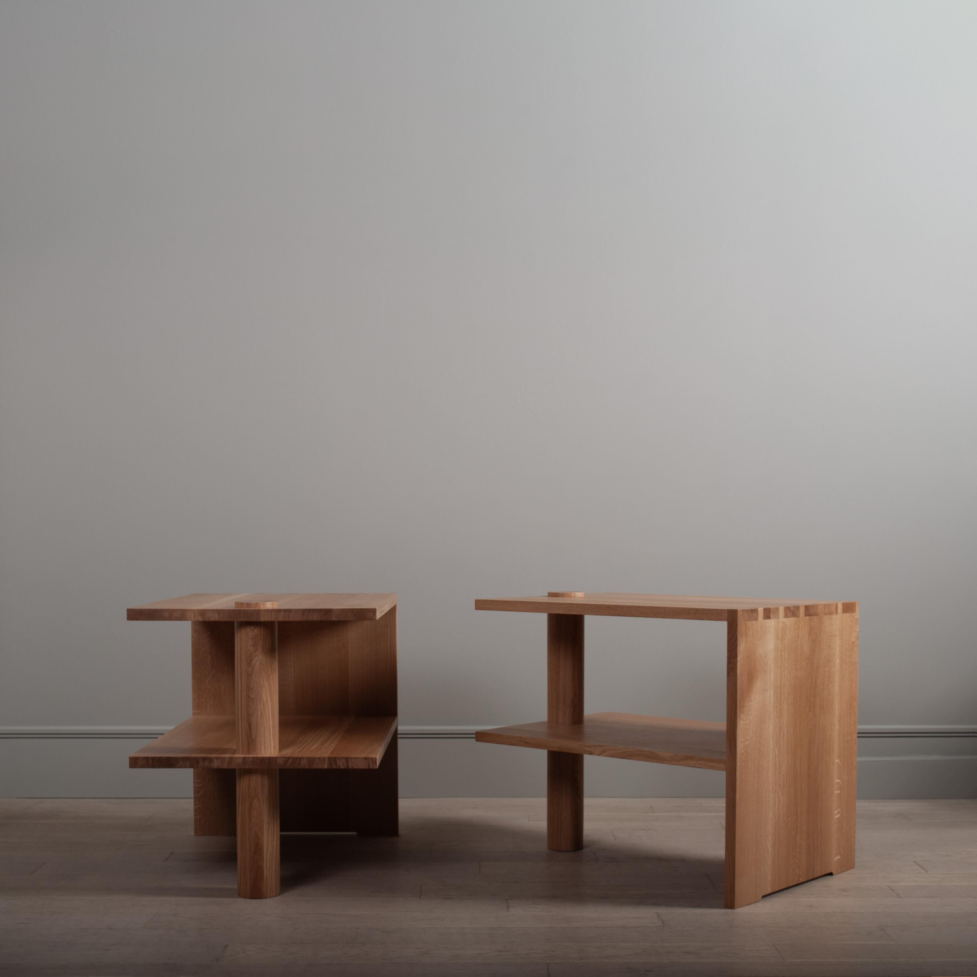 XXIe siècle et contemporain Énorme table de chevet en chêne anglais artisanal Architectural - Tables de chevet en vente