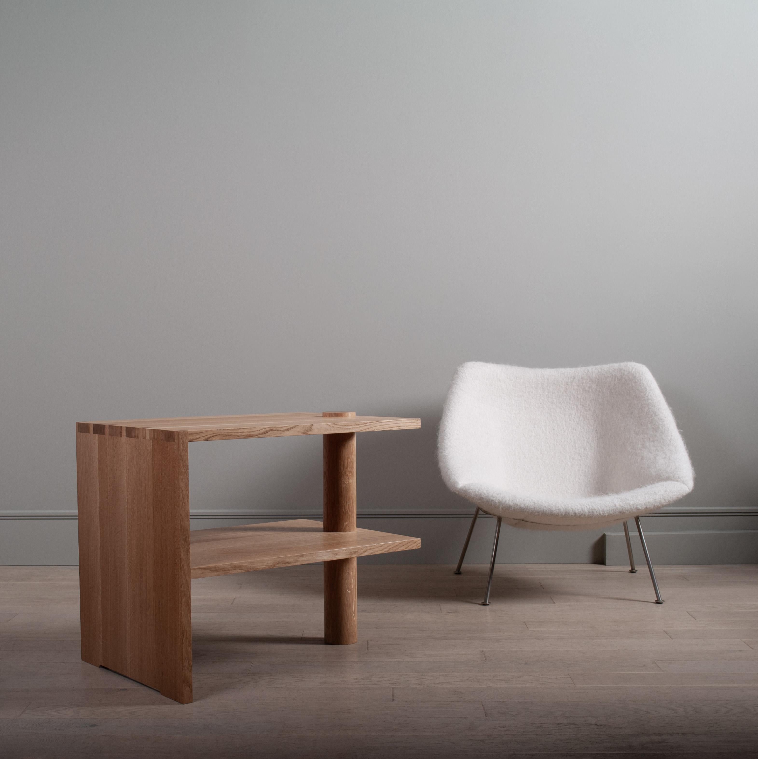 Énorme table de chevet en chêne anglais artisanal Architectural - Tables de chevet en vente 1