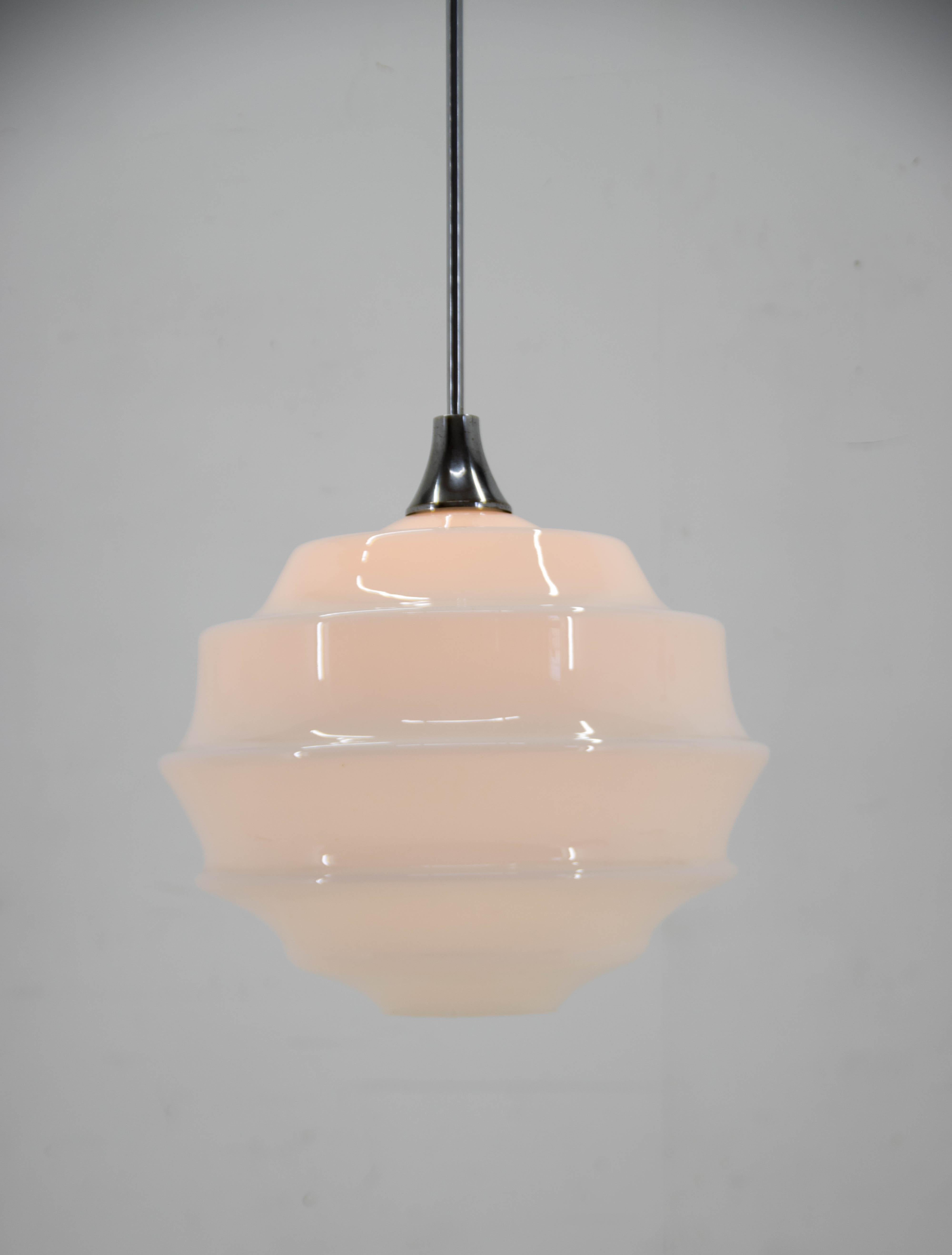Huge Art Deco Glass Pendant, Czechoslovakia, 1940s In Good Condition For Sale In Praha, CZ