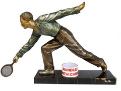 Enorme figura maschile Art Deco di giocatore di tennis, francese, 1930 circa